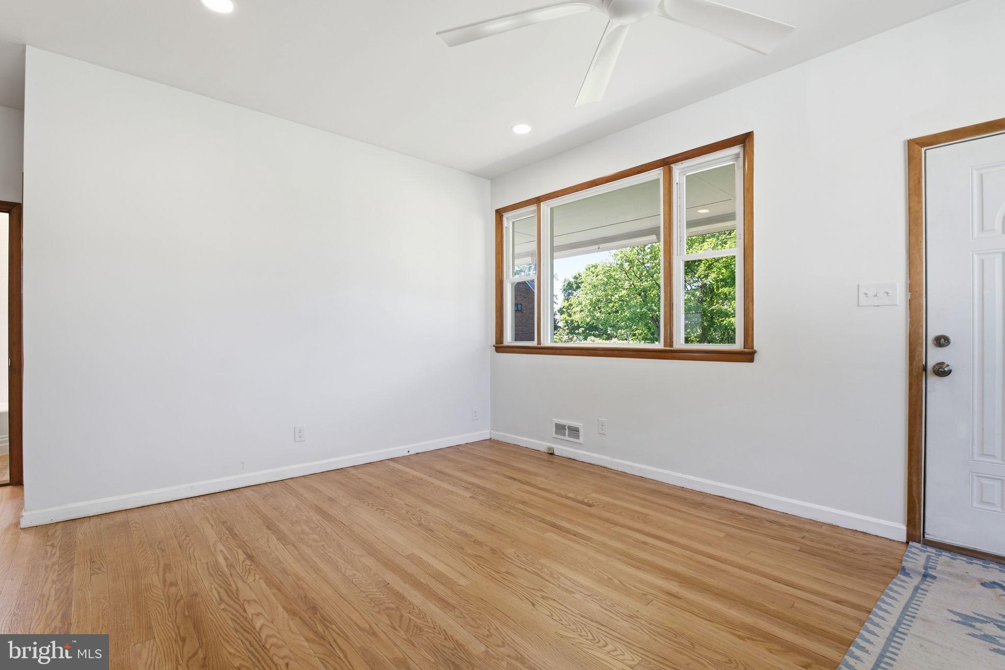 BAUERNSCHMIDT MANOR - Residential Lease