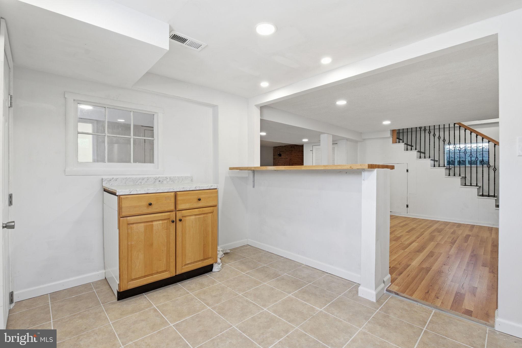 BAUERNSCHMIDT MANOR - Residential Lease