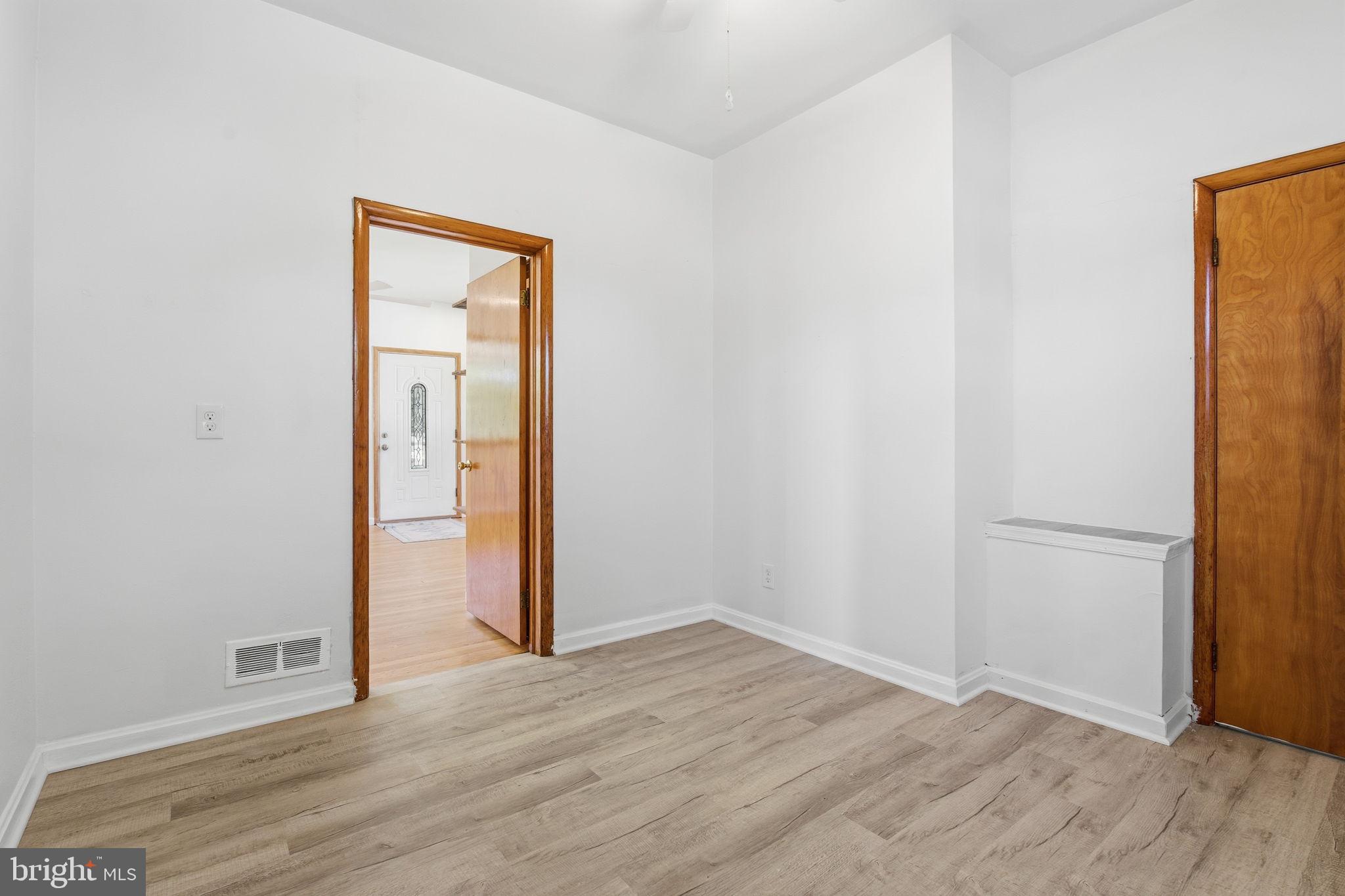 BAUERNSCHMIDT MANOR - Residential Lease