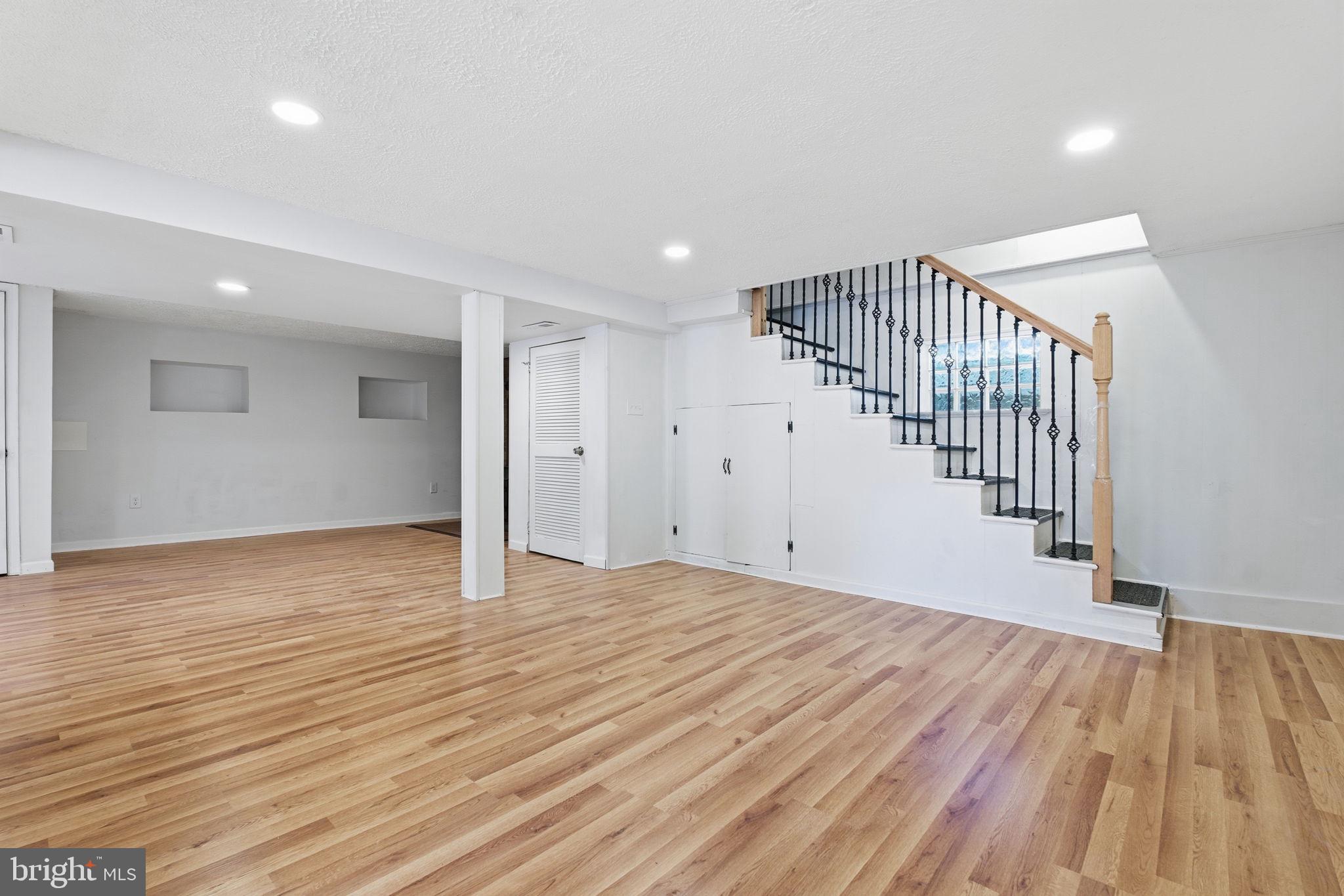 BAUERNSCHMIDT MANOR - Residential Lease