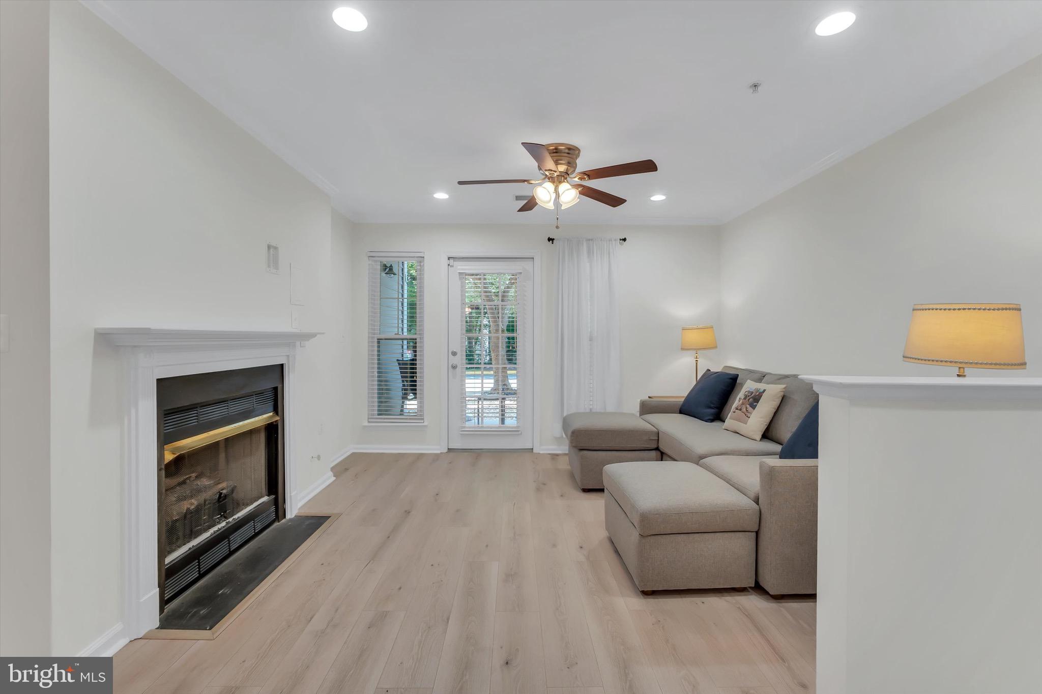 NORTH POINT VILLAS - Residential