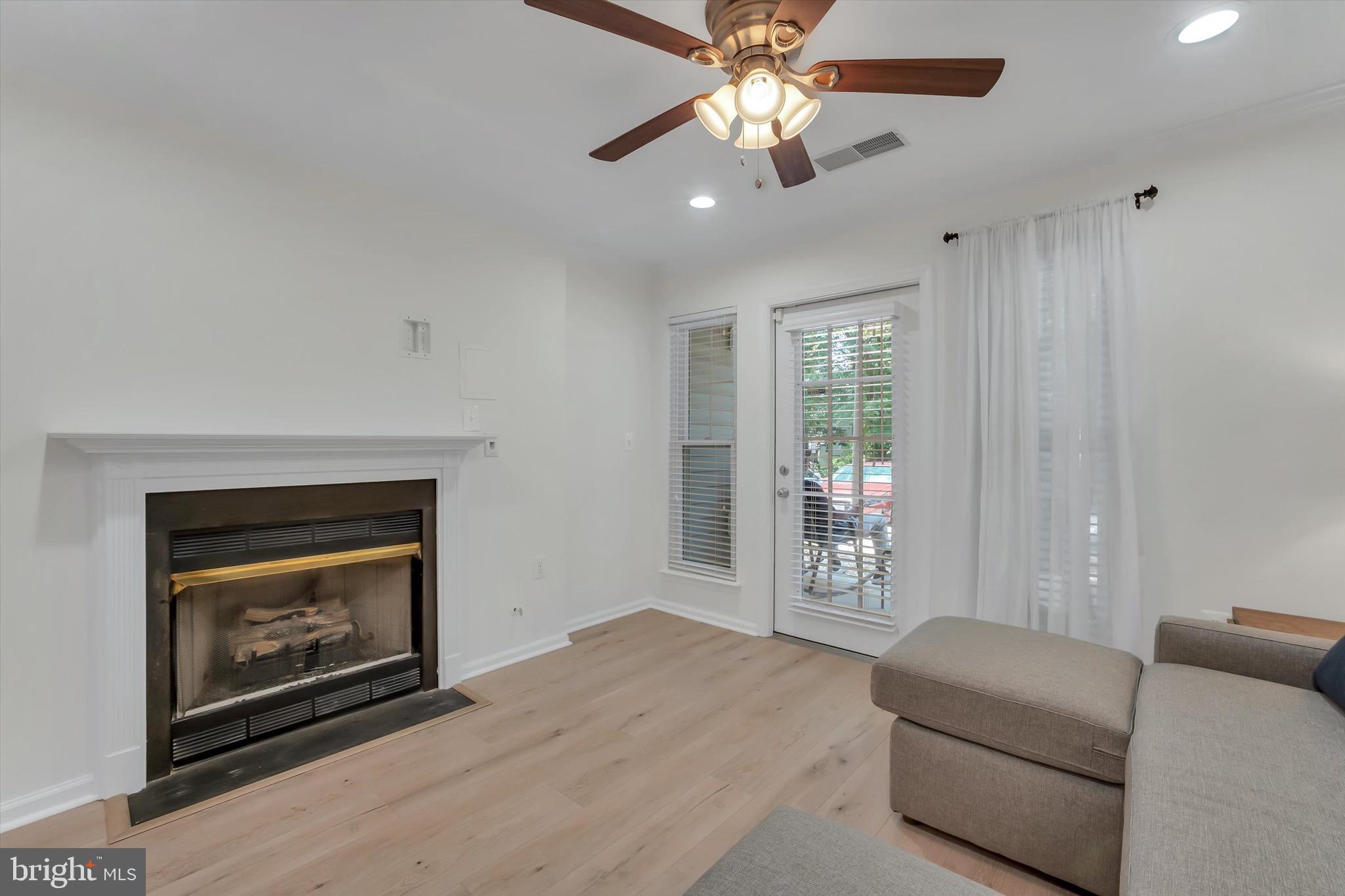 NORTH POINT VILLAS - Residential