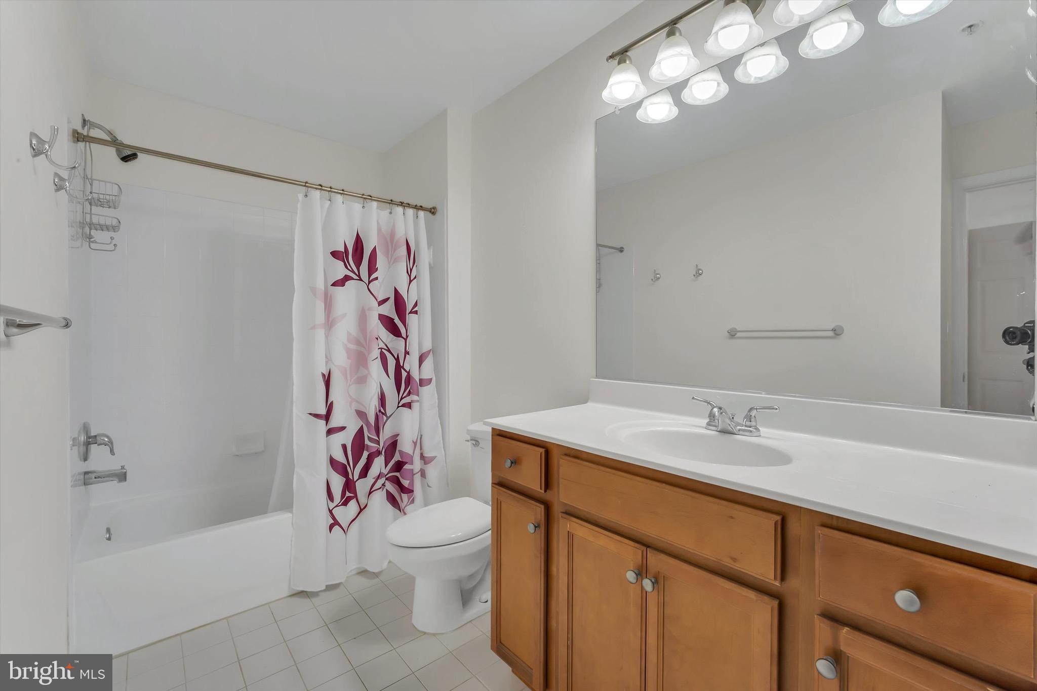 NORTH POINT VILLAS - Residential