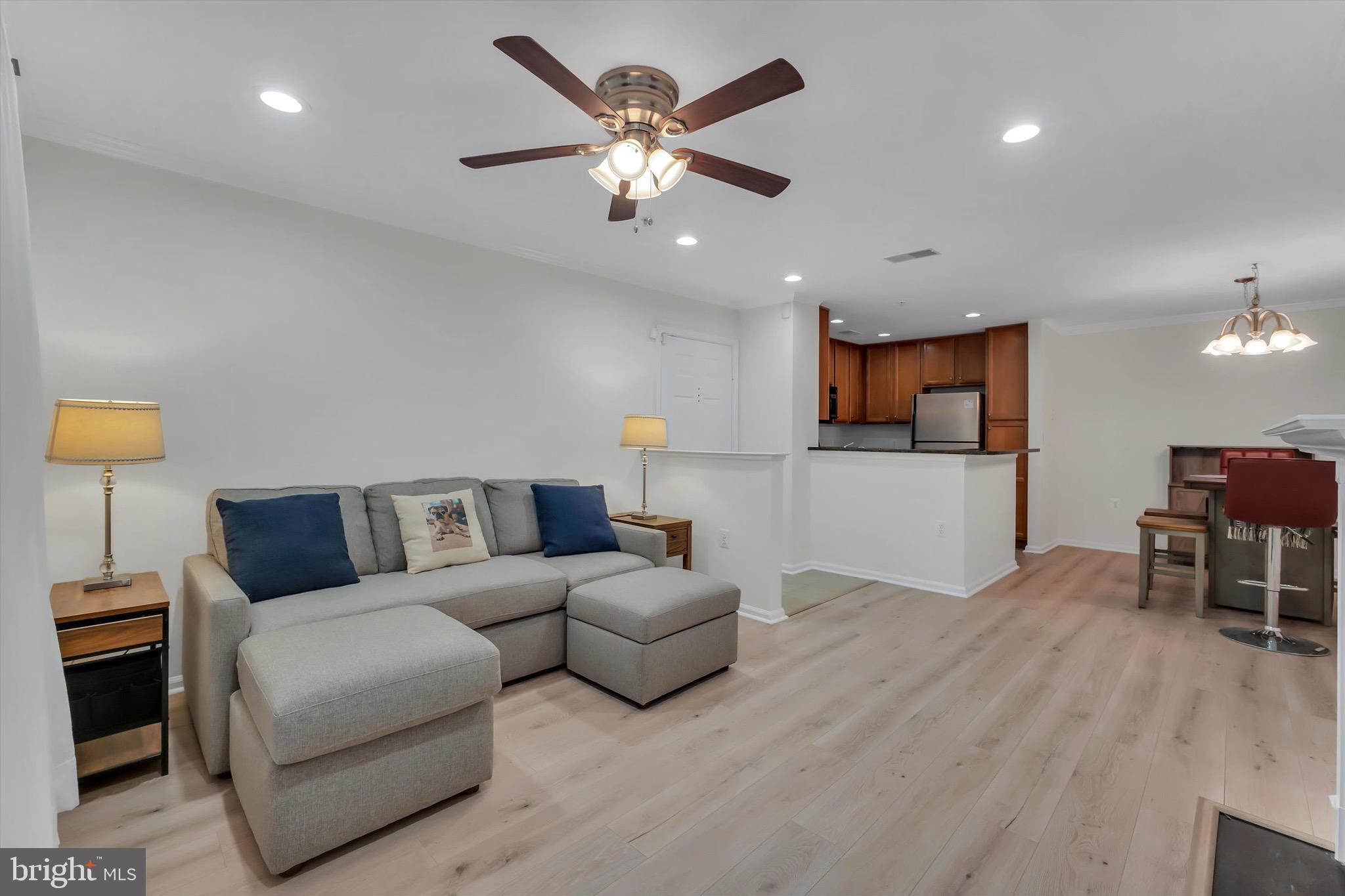 NORTH POINT VILLAS - Residential