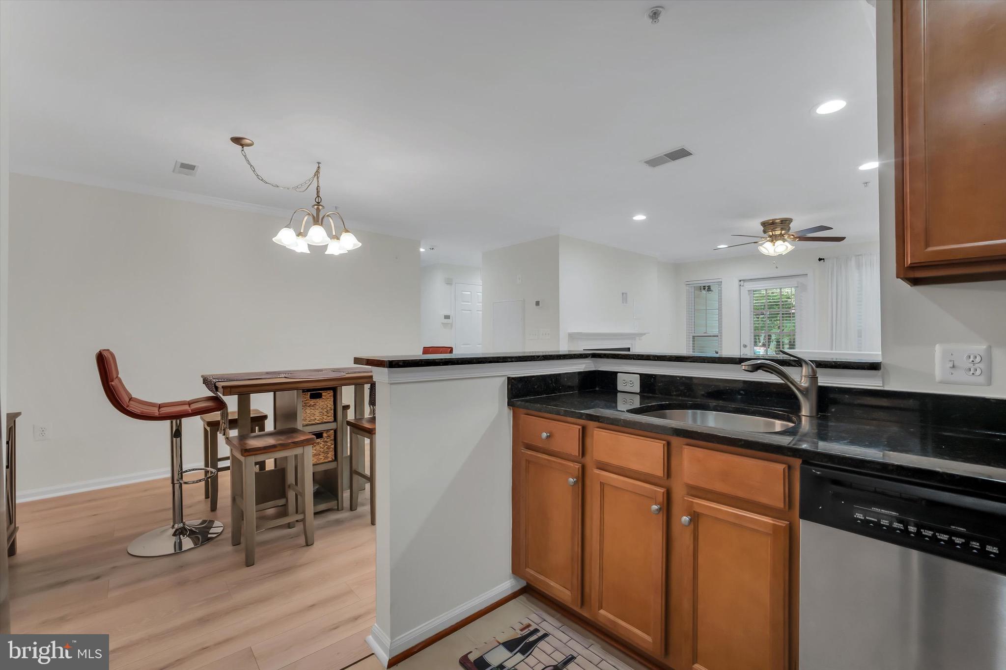 NORTH POINT VILLAS - Residential