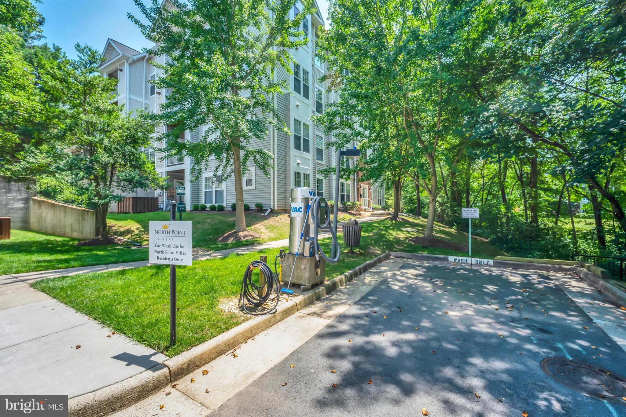NORTH POINT VILLAS - Residential