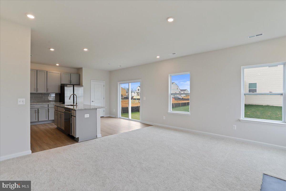 HUNTWELL WEST - Residential Lease
