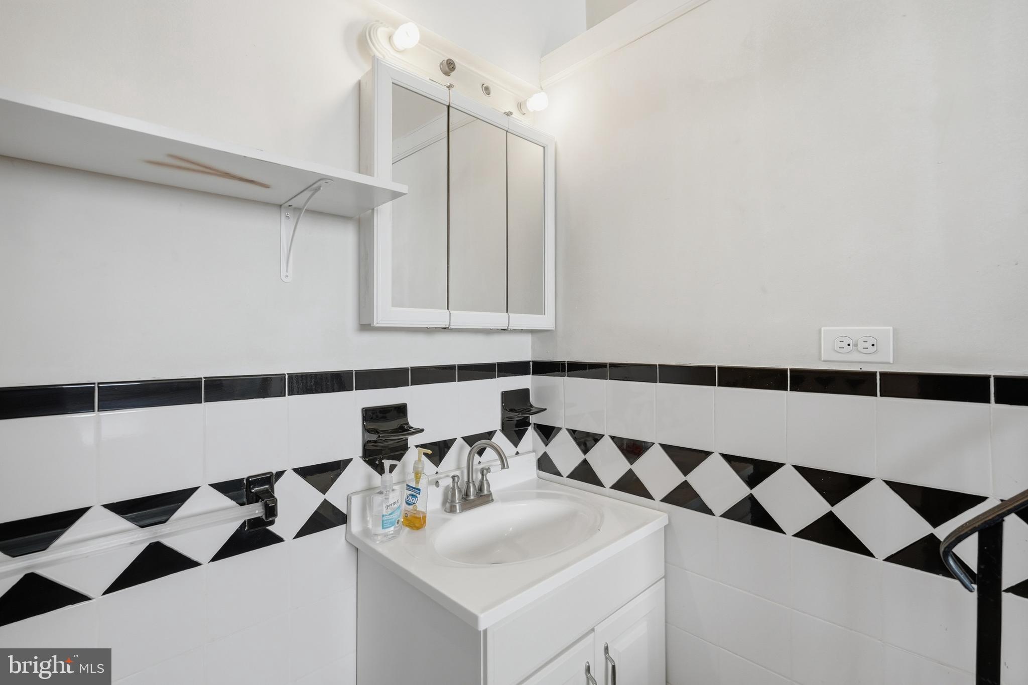 NICETOWN - Commercial Sale