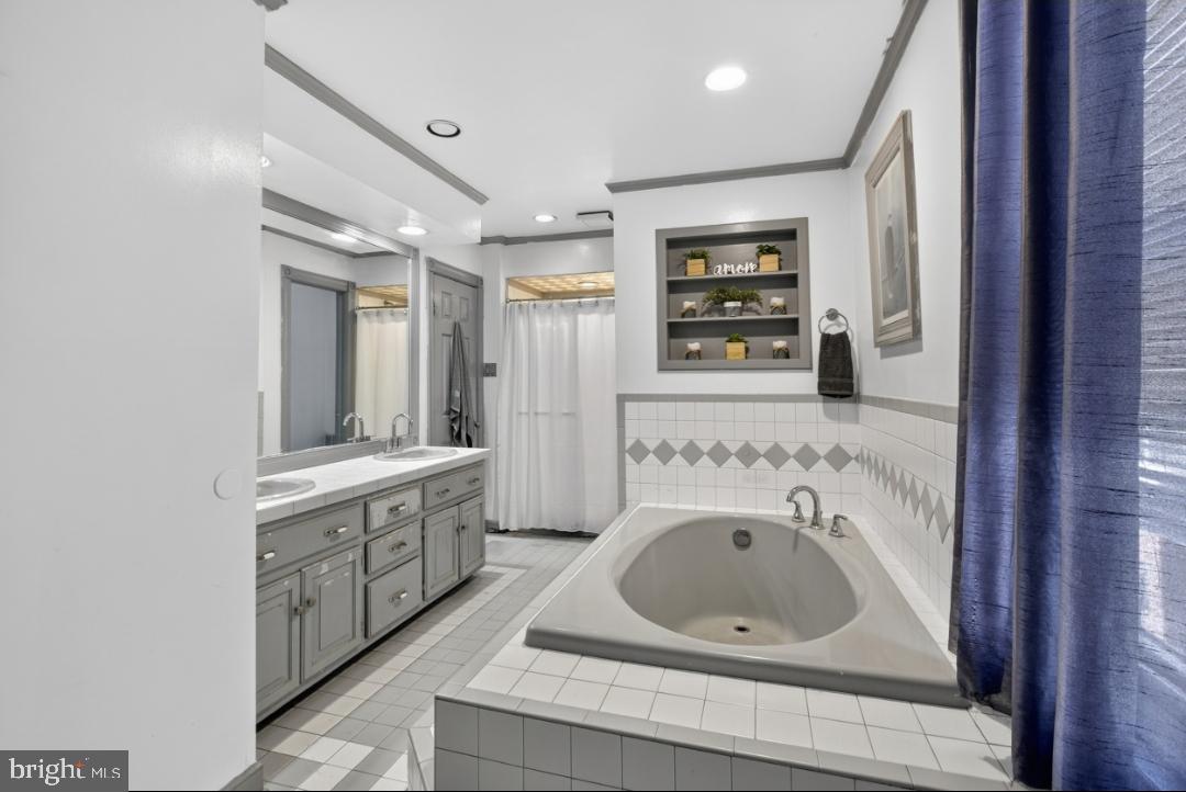 NORRISTOWN - Residential