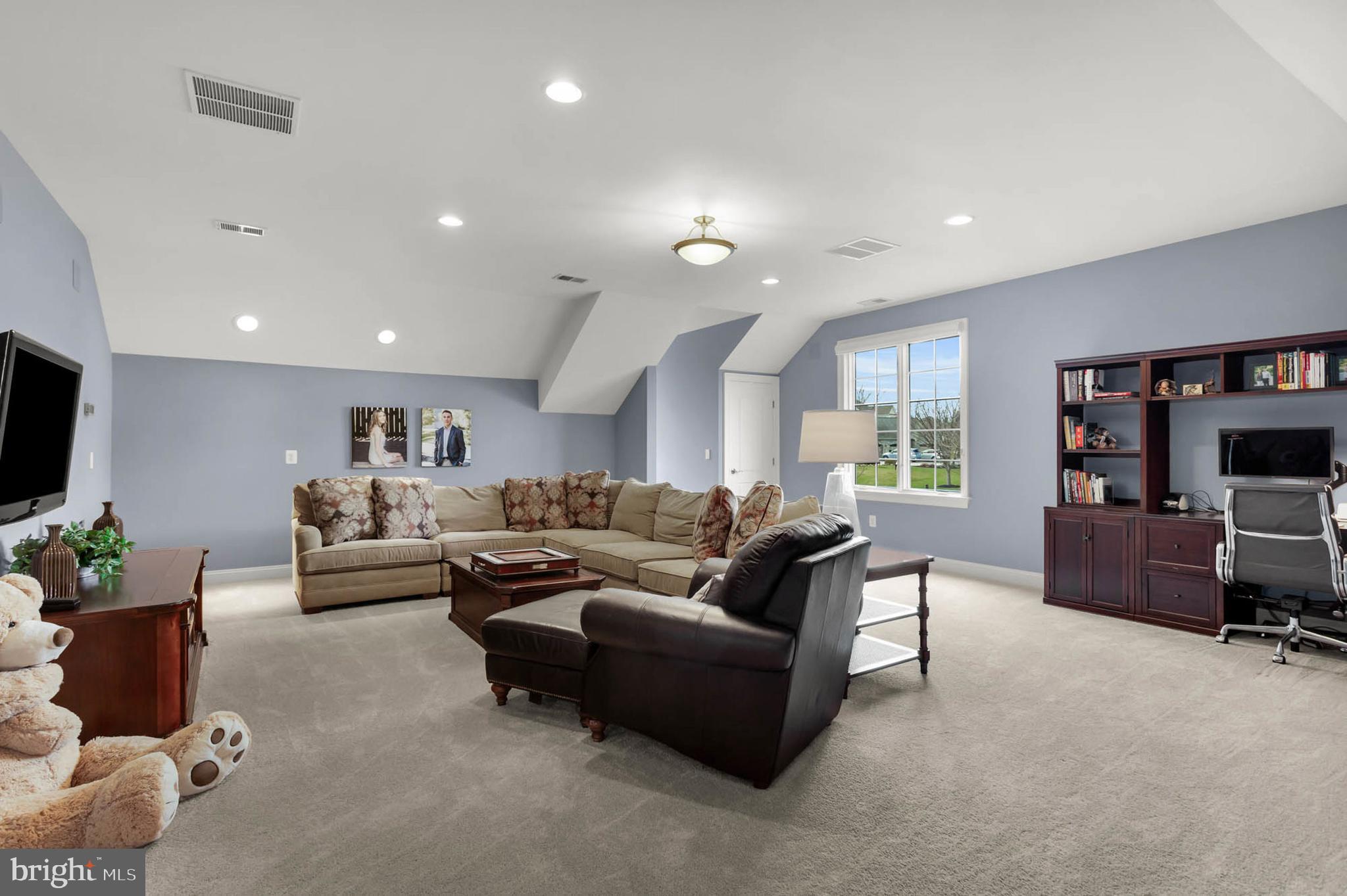 FOX MEADOW - Residential