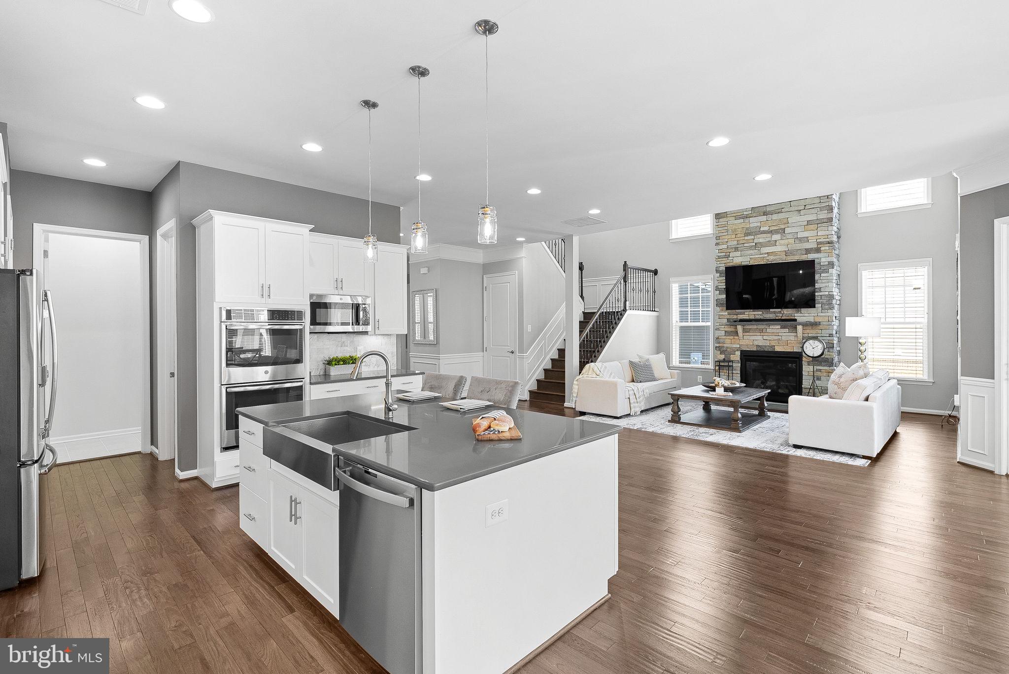 MEADOWBROOK - Residential