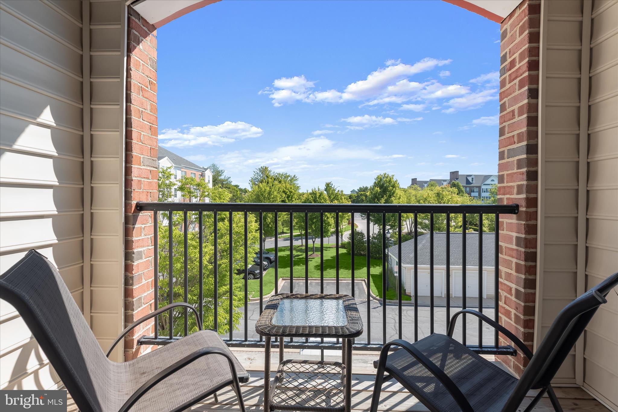 RIVER HILL - Residential