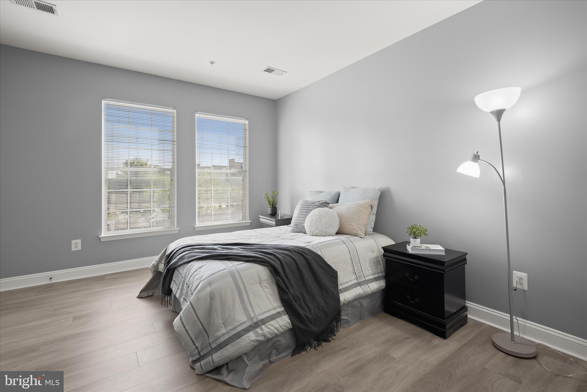 RIVER HILL - Residential