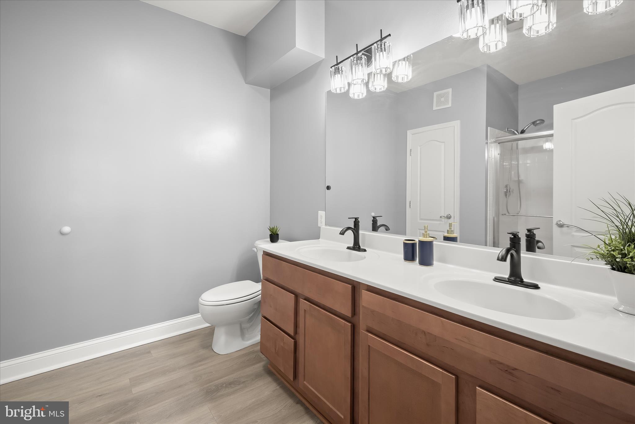 RIVER HILL - Residential