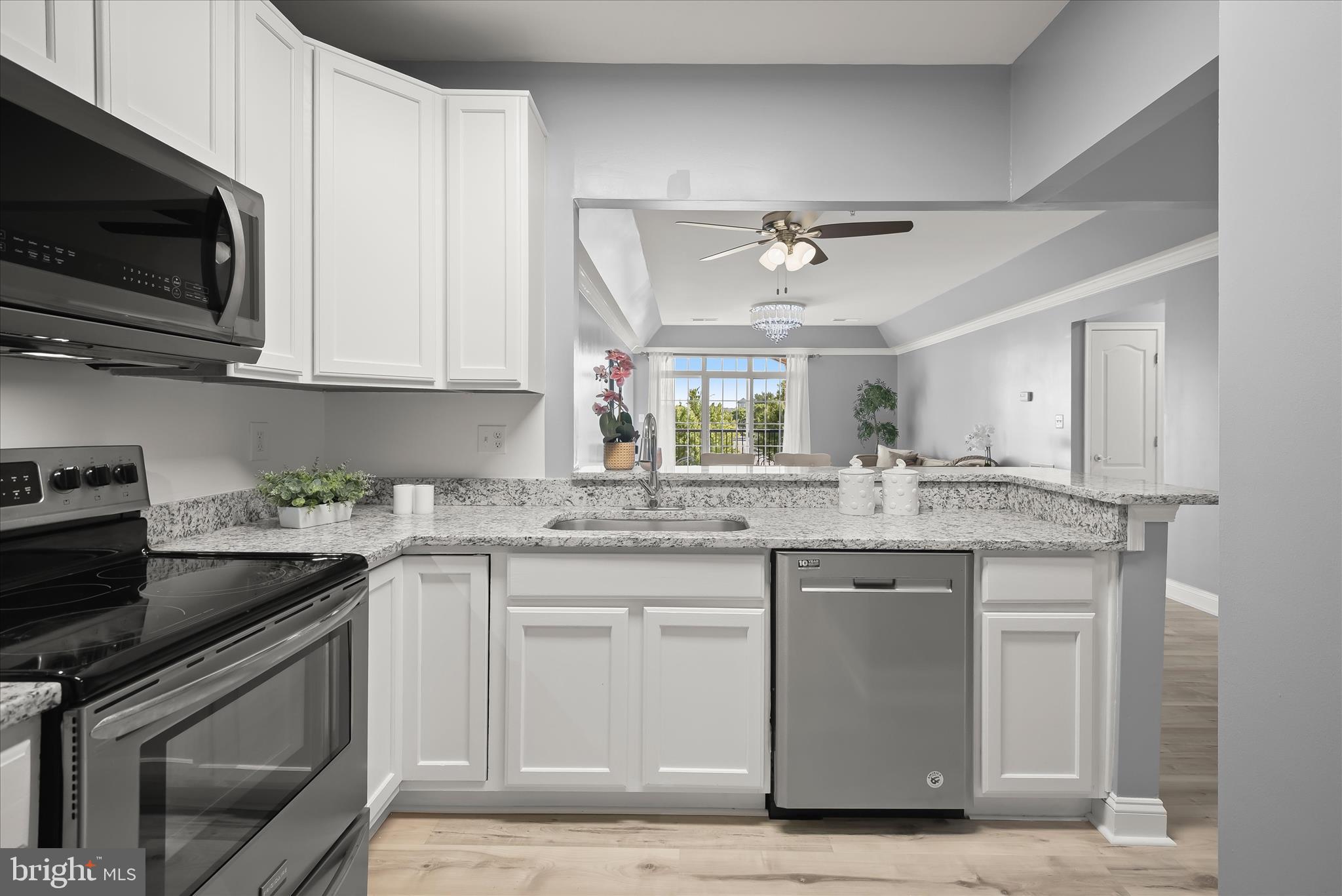 RIVER HILL - Residential