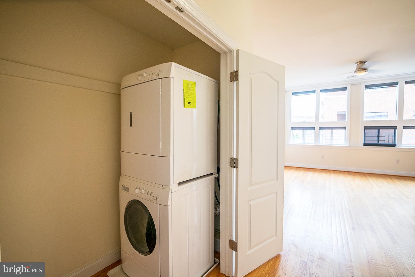 QUEEN VILLAGE - Residential Lease
