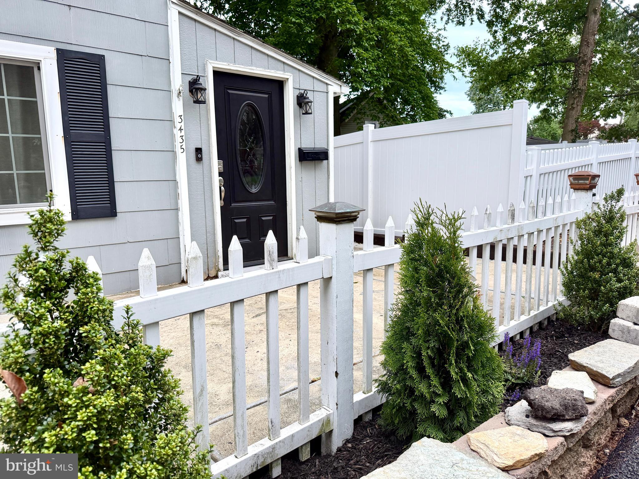 ARBOR LANE - Residential