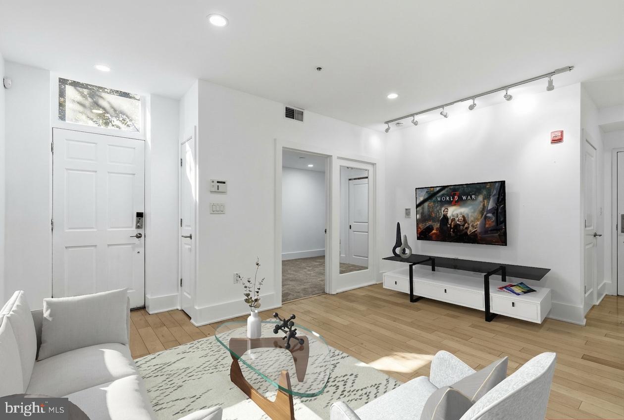WOODLEY PARK - Residential