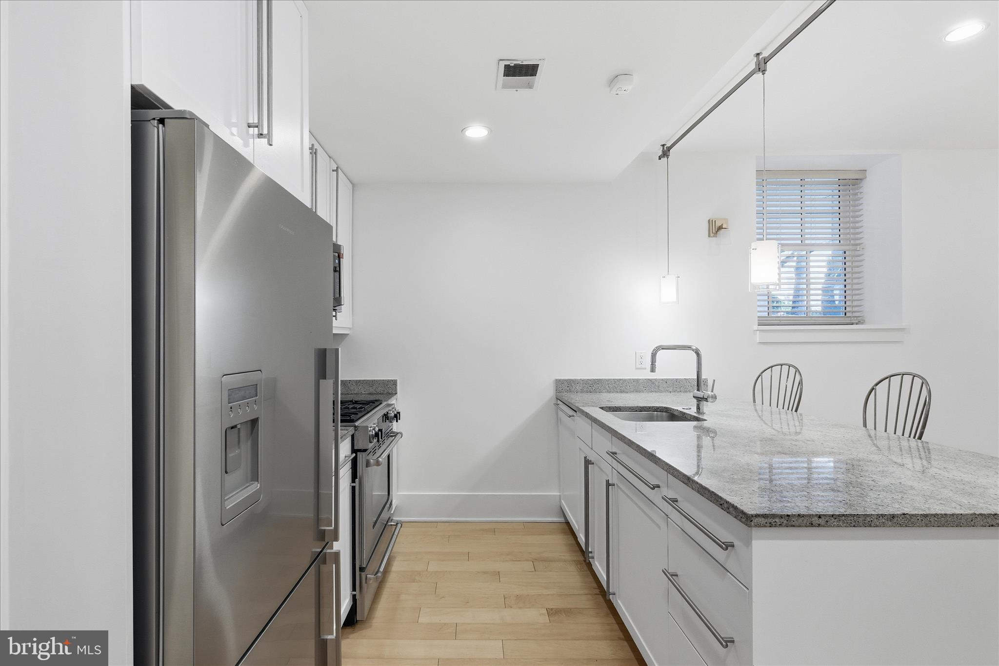 WOODLEY PARK - Residential