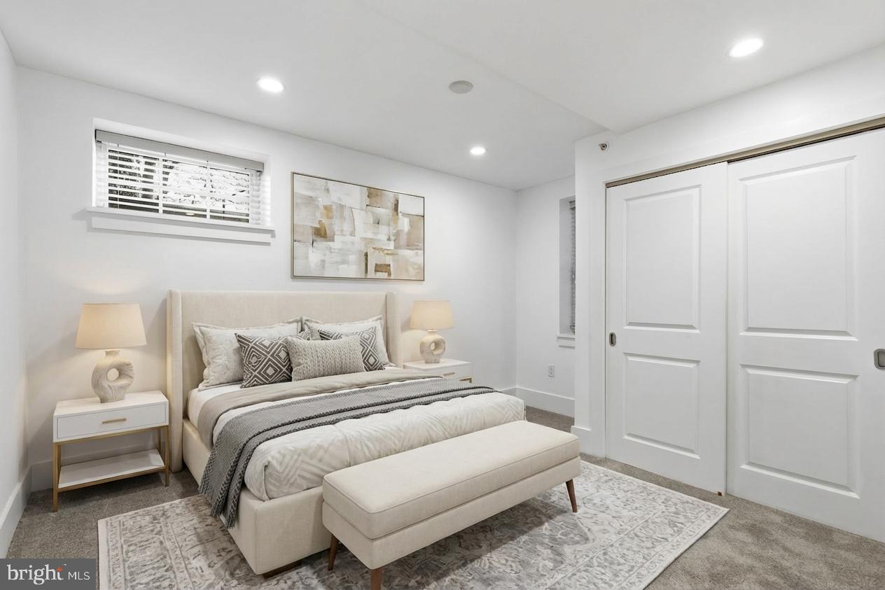 WOODLEY PARK - Residential