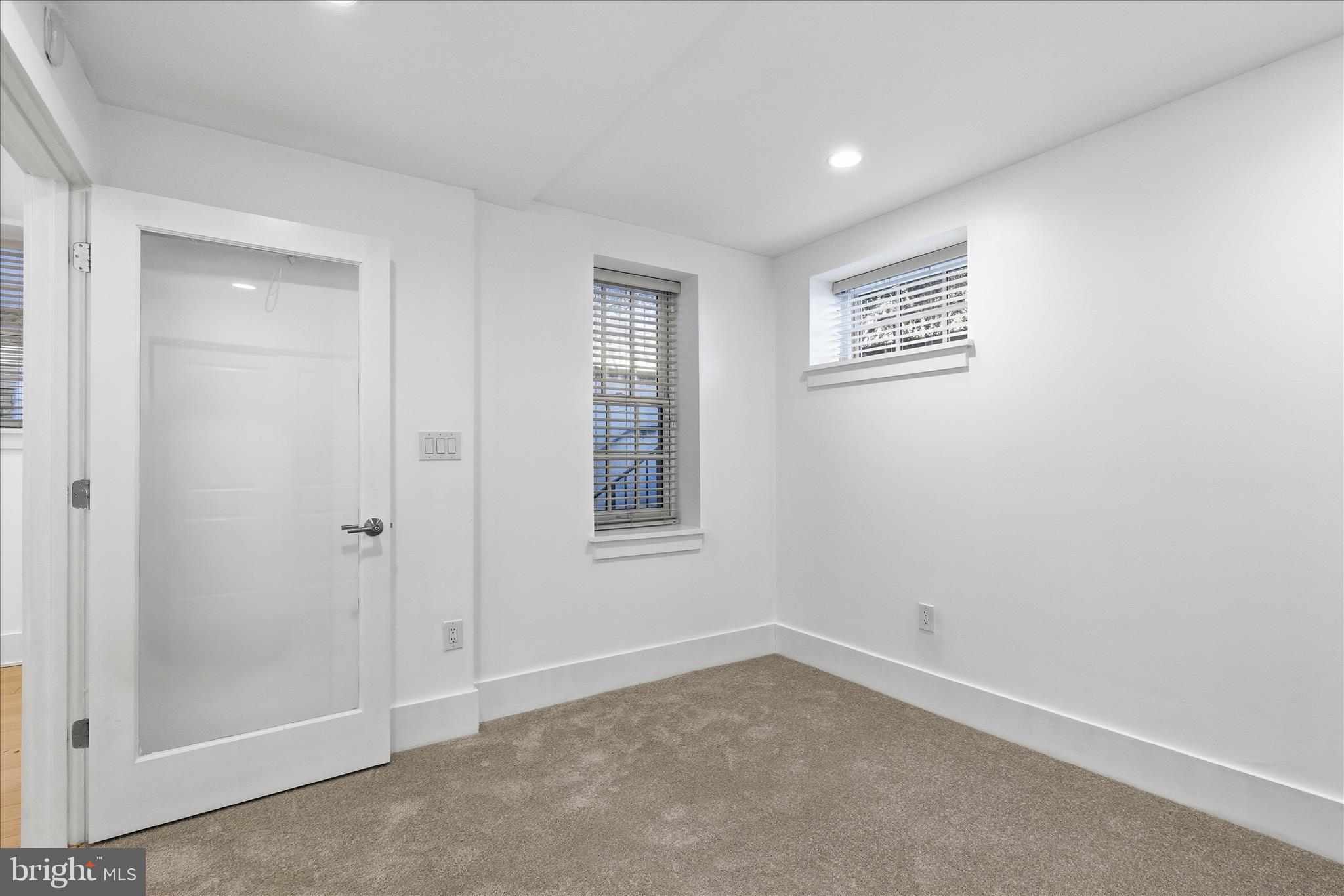 WOODLEY PARK - Residential