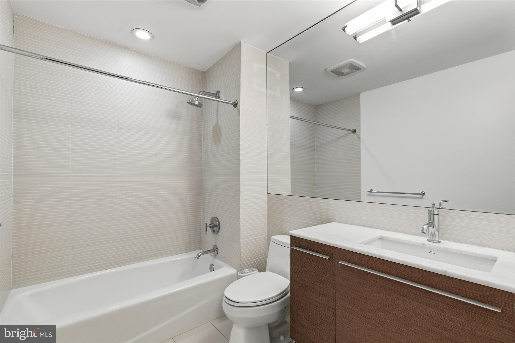 WOODLEY PARK - Residential