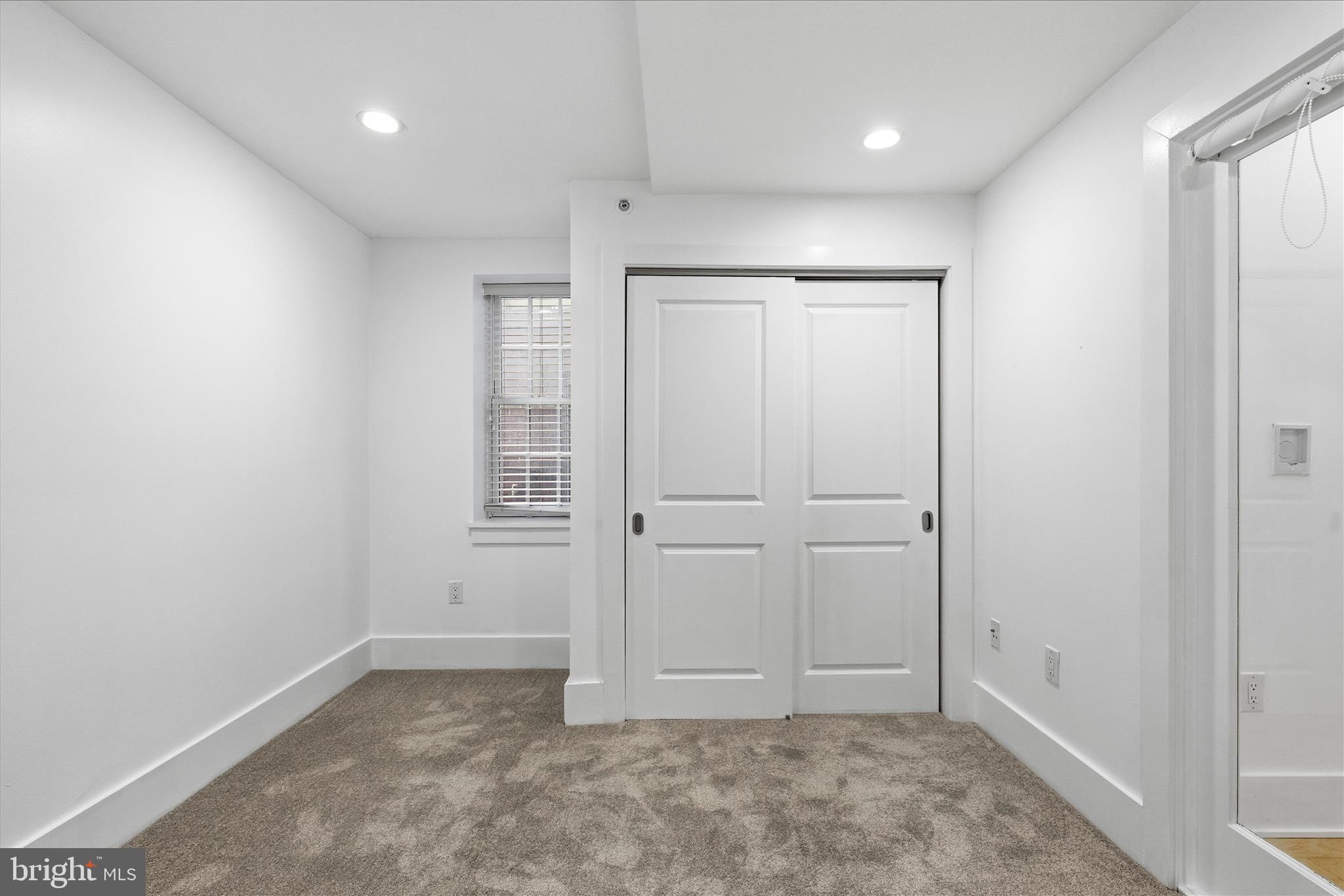 WOODLEY PARK - Residential