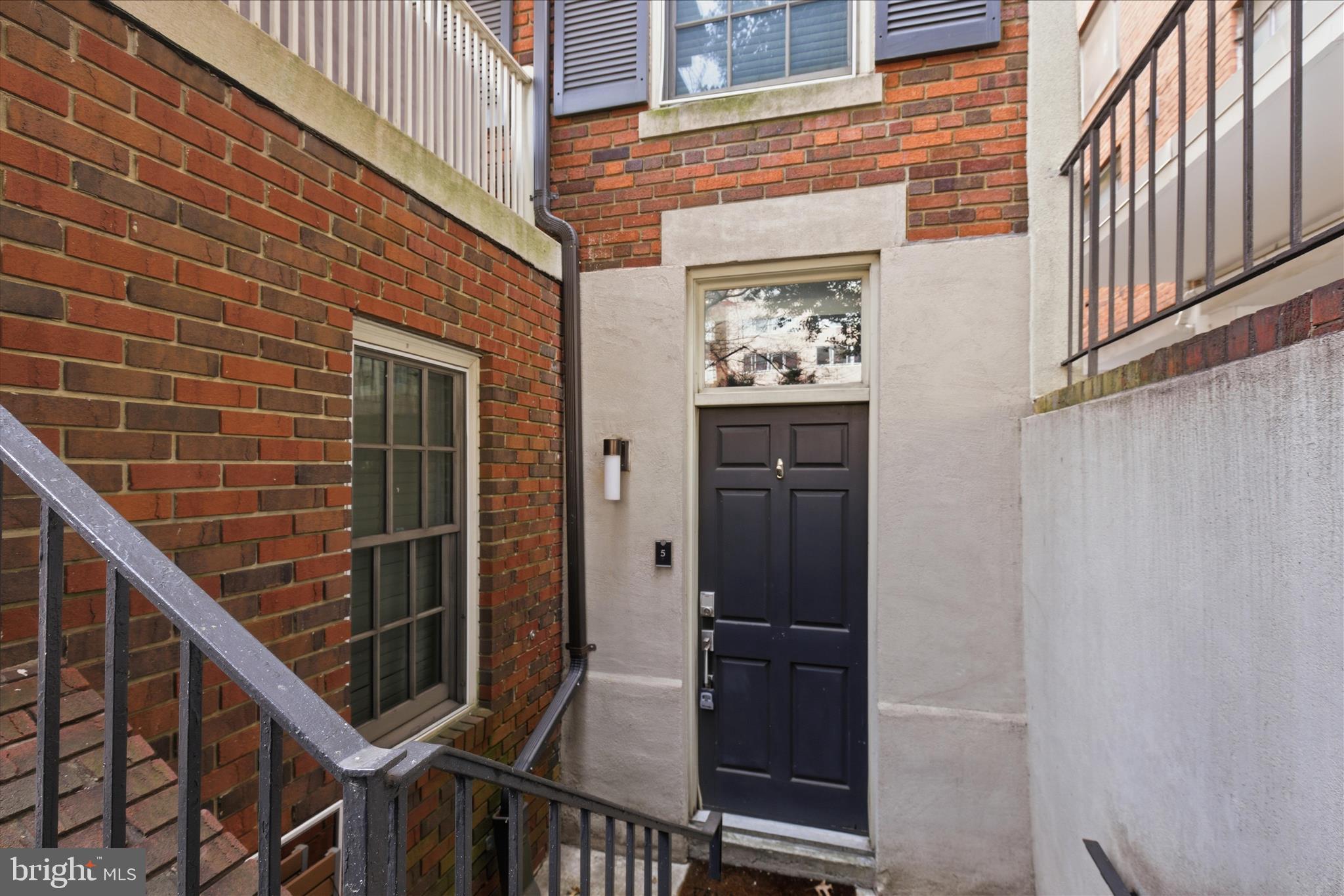 WOODLEY PARK - Residential