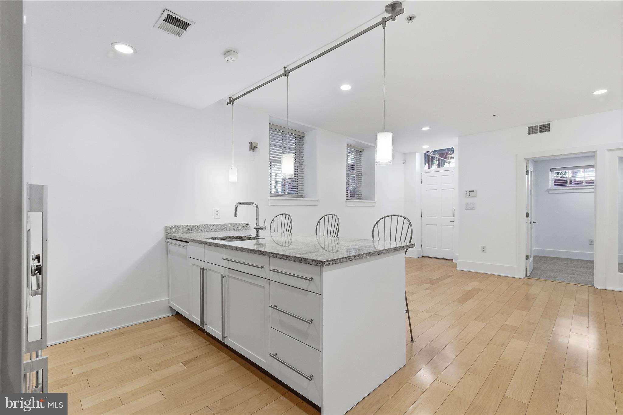 WOODLEY PARK - Residential