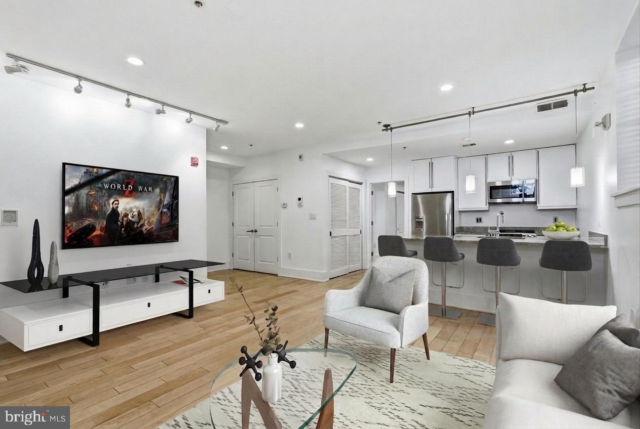 WOODLEY PARK - Residential