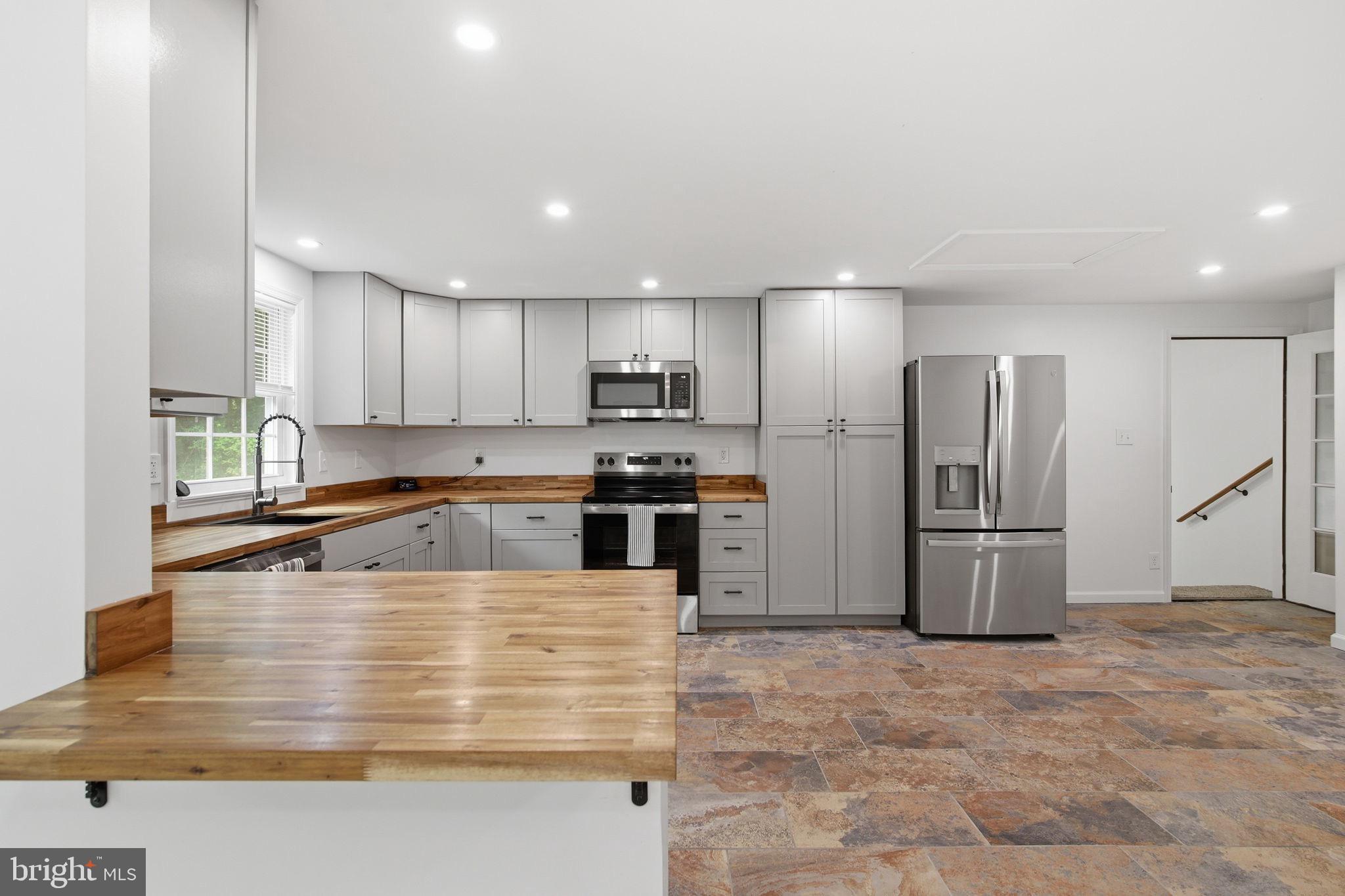 CABIN POINT / GLEBE HARBOR - Residential
