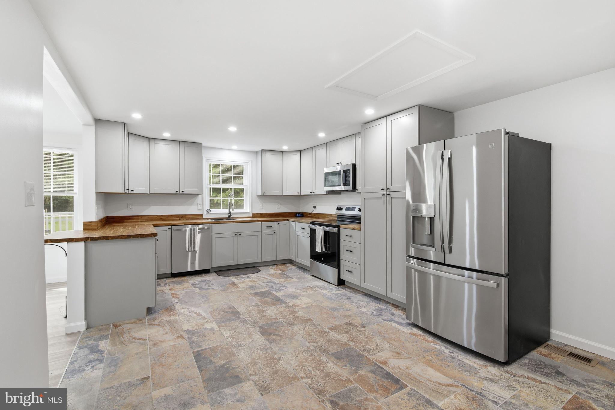 CABIN POINT / GLEBE HARBOR - Residential