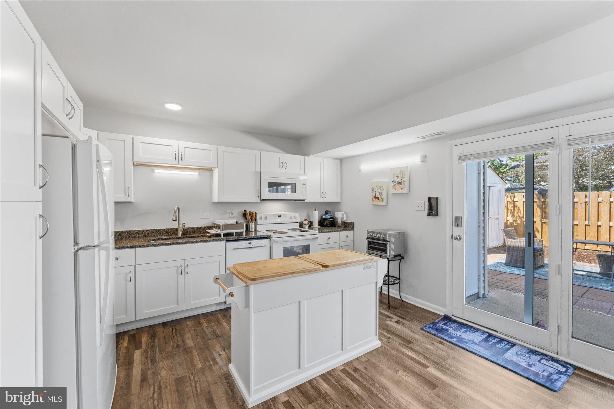 BREEZEWOOD FOREST EAST - Residential