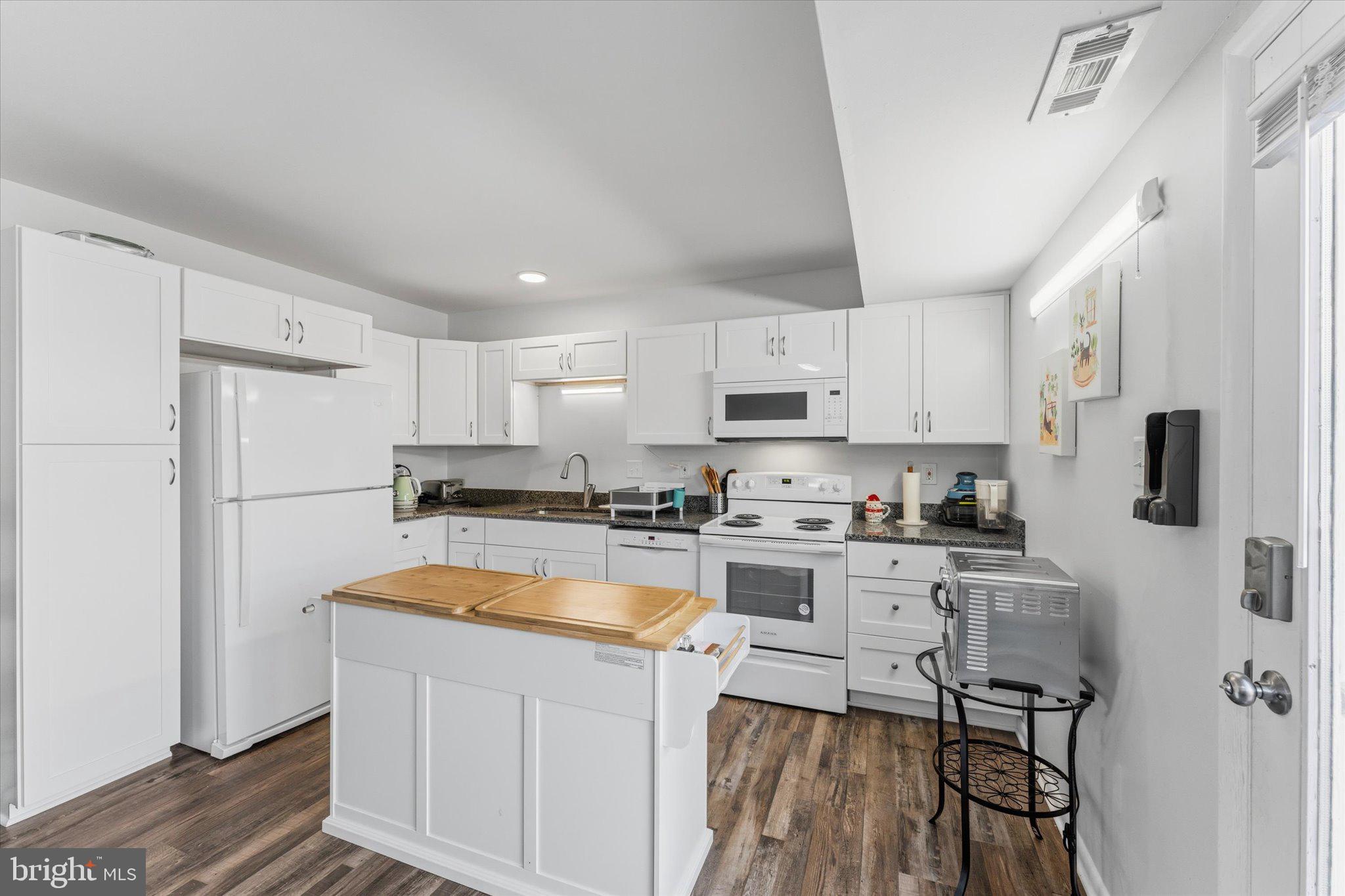 BREEZEWOOD FOREST EAST - Residential