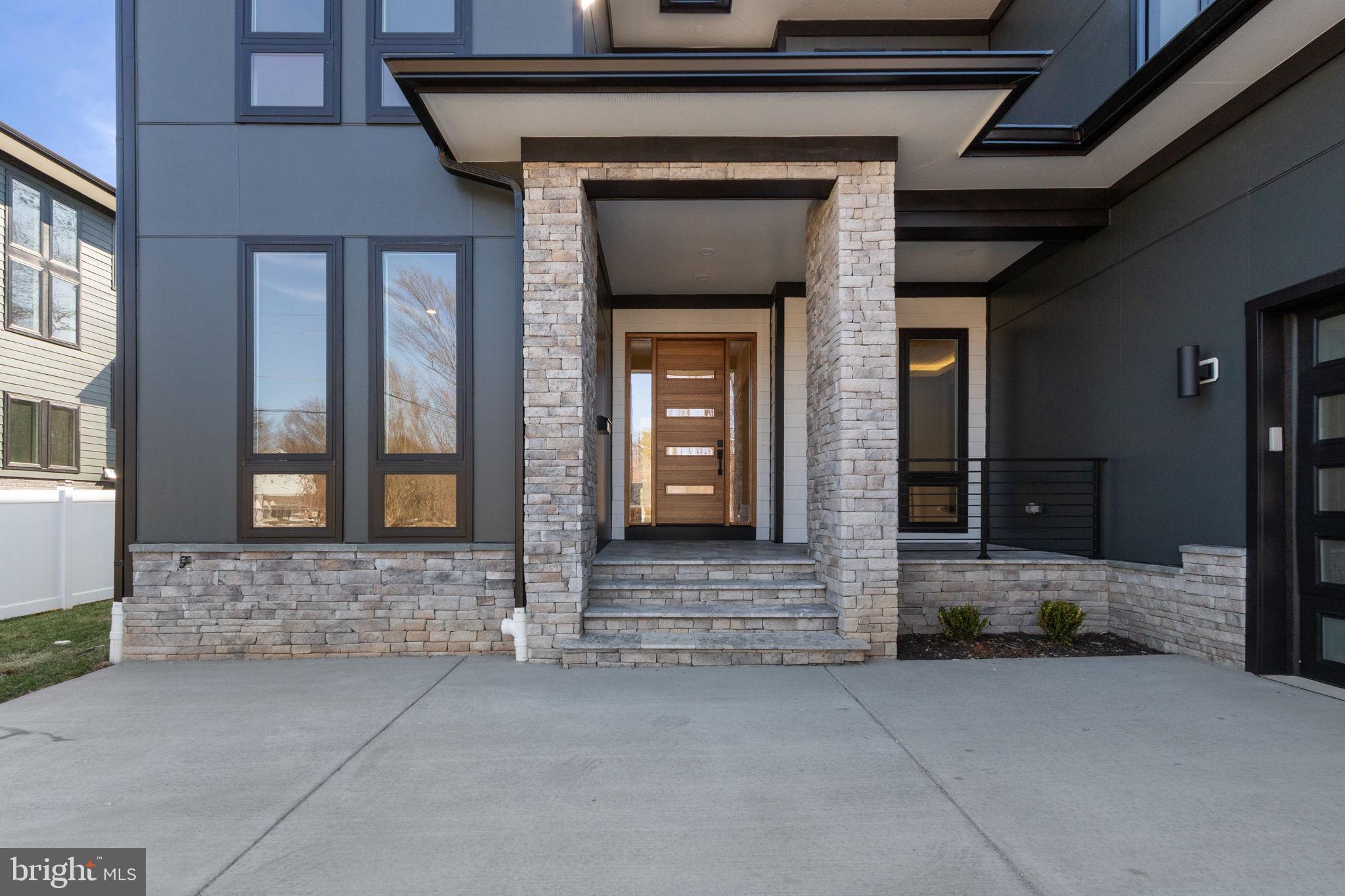 WOOD RUSSELL - Residential