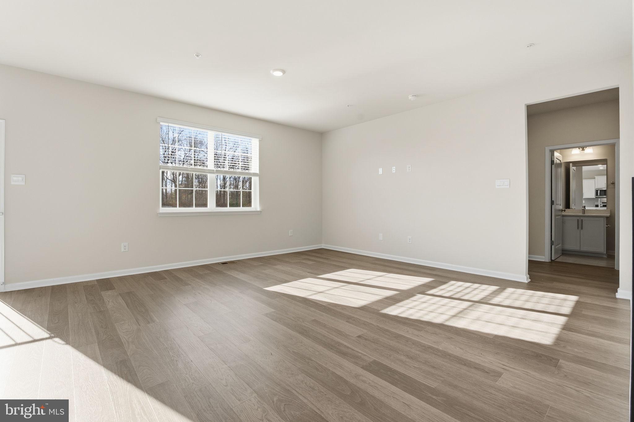 CREEKSIDE ESTATES - Residential