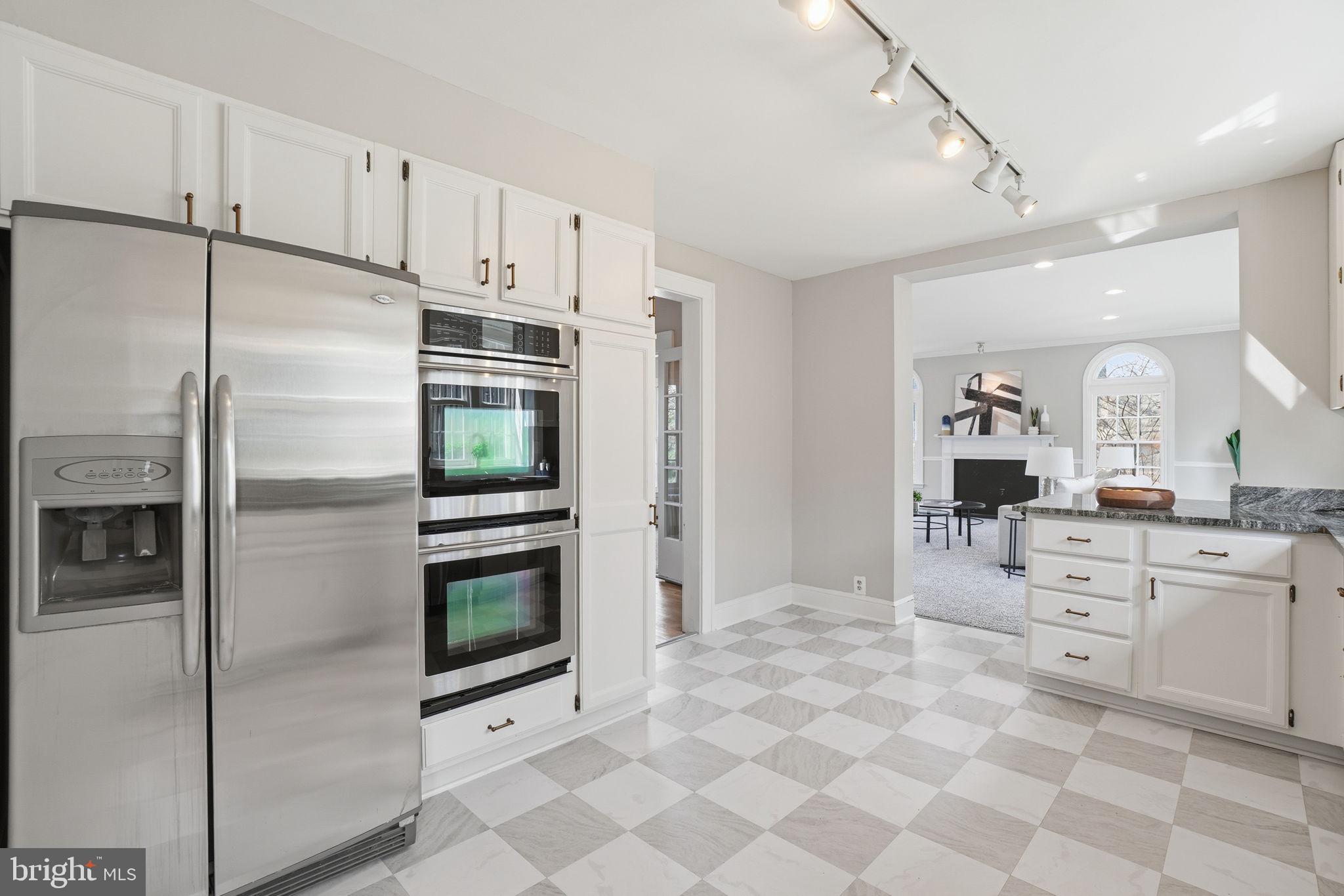ARLINGTON RIDGE - Residential