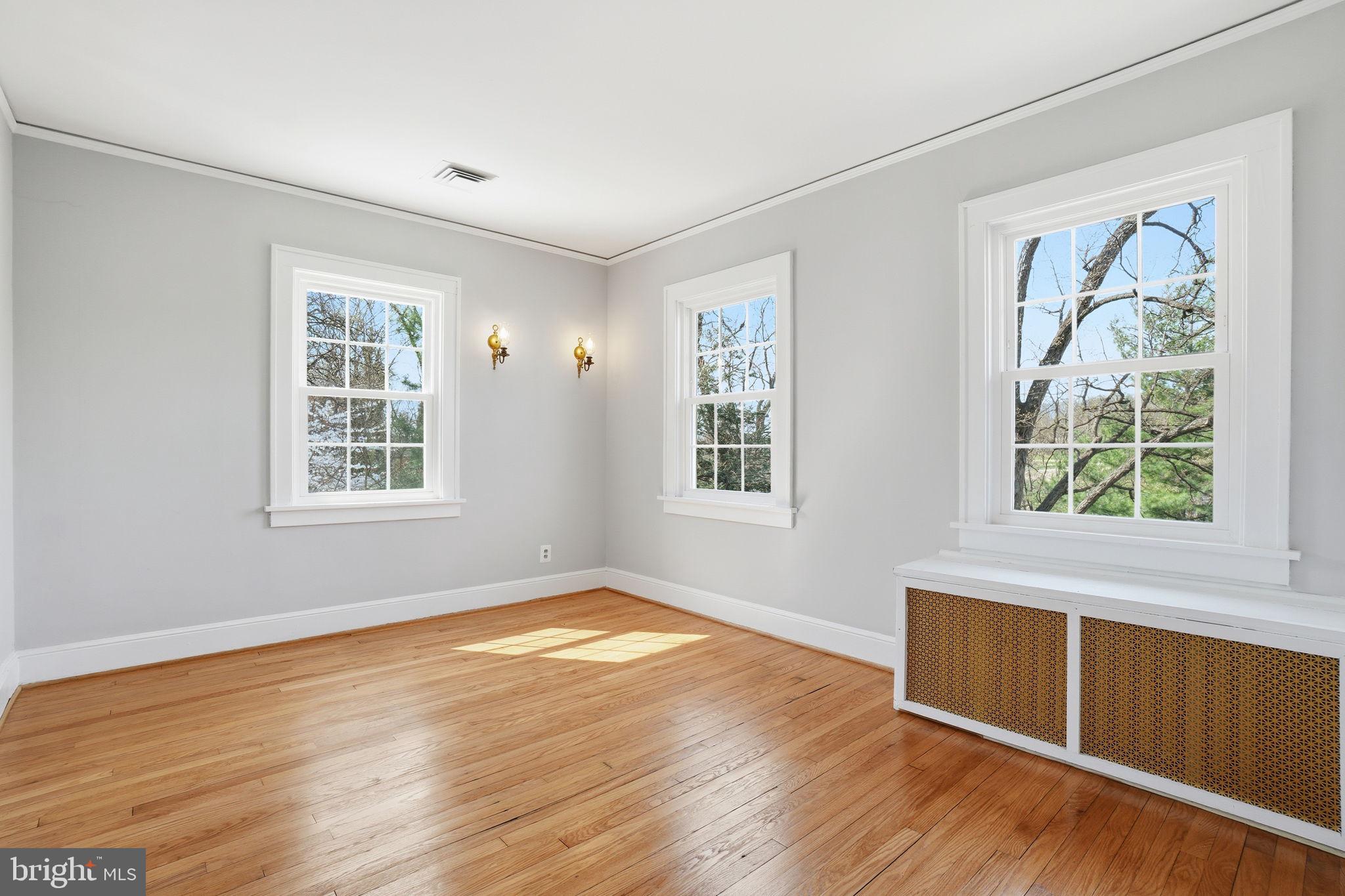 ARLINGTON RIDGE - Residential