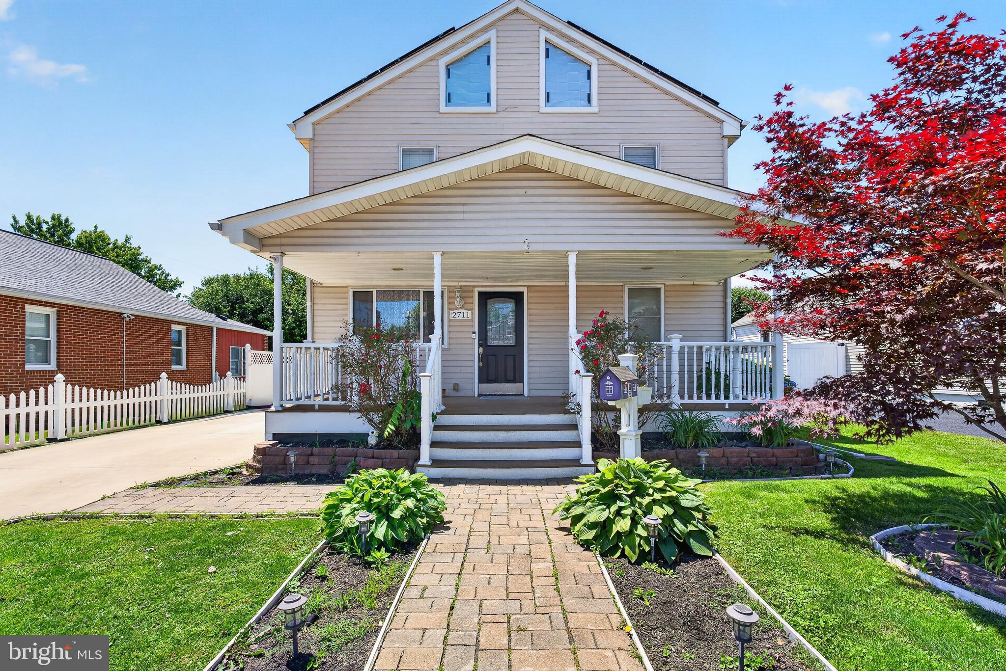 GRAY MANOR - Residential