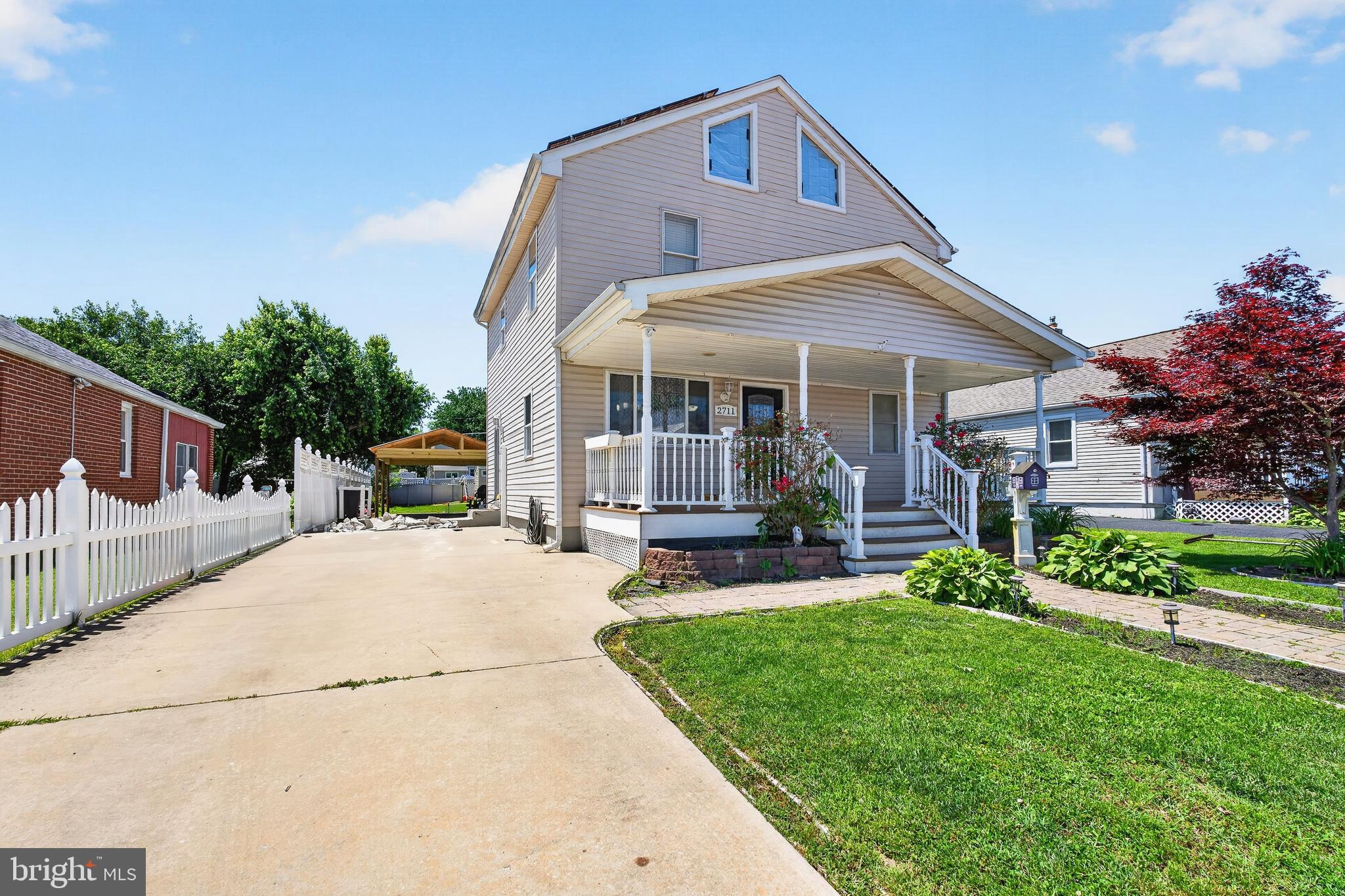 GRAY MANOR - Residential