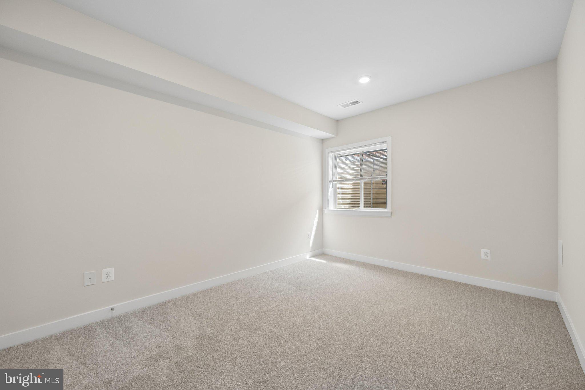 LAKE LINGANORE OAKDALE - Residential