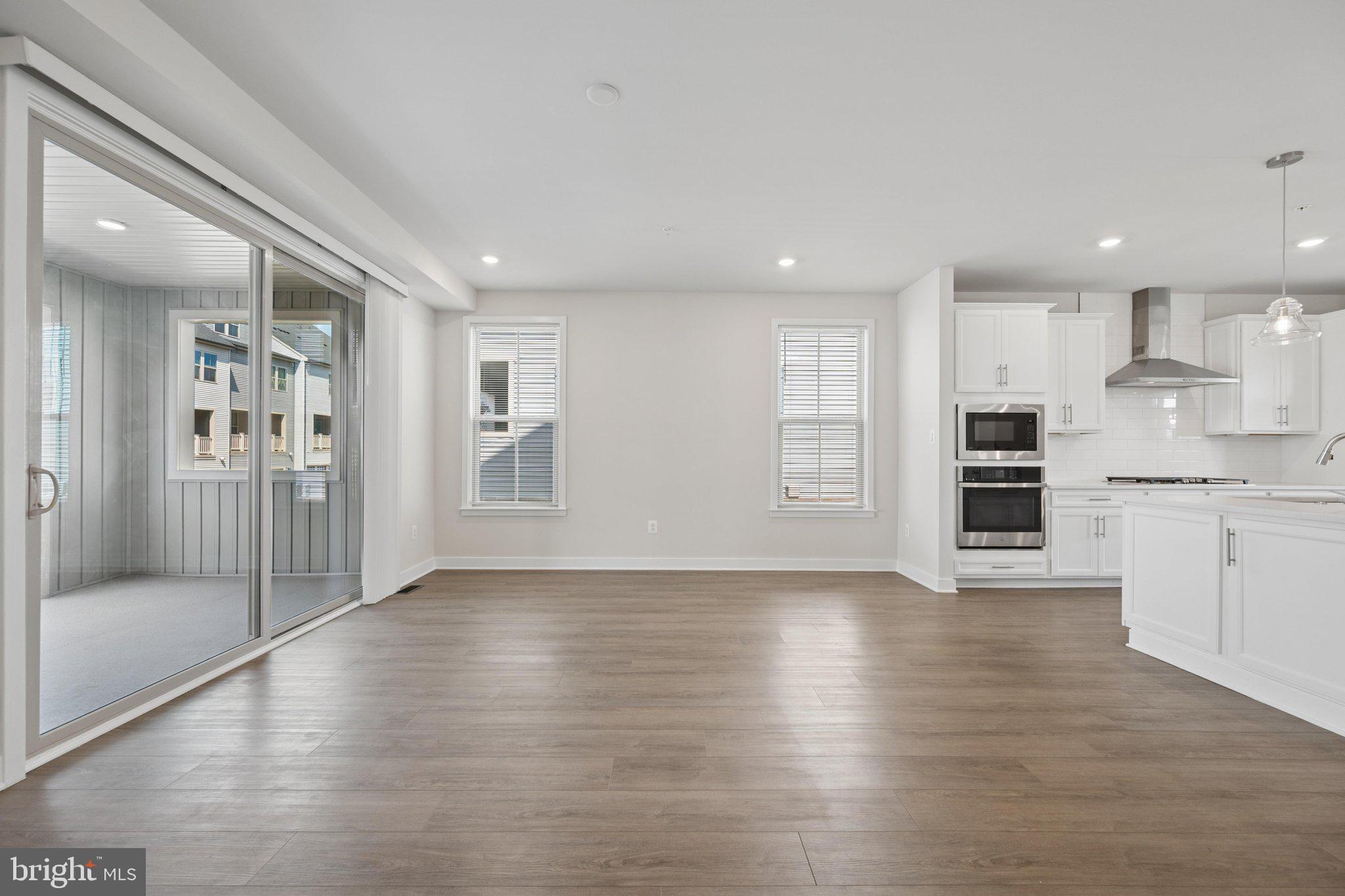 LAKE LINGANORE OAKDALE - Residential