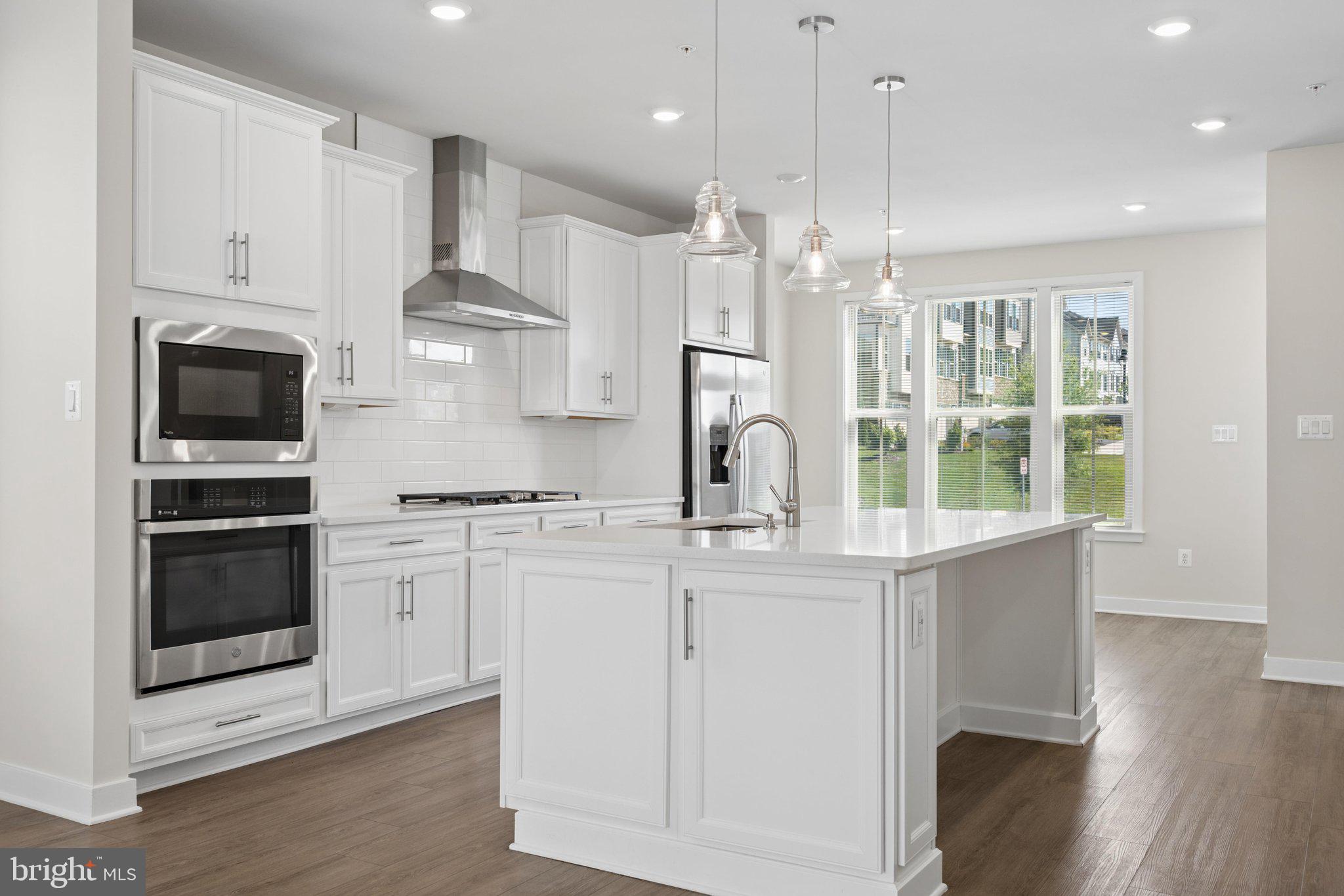 LAKE LINGANORE OAKDALE - Residential