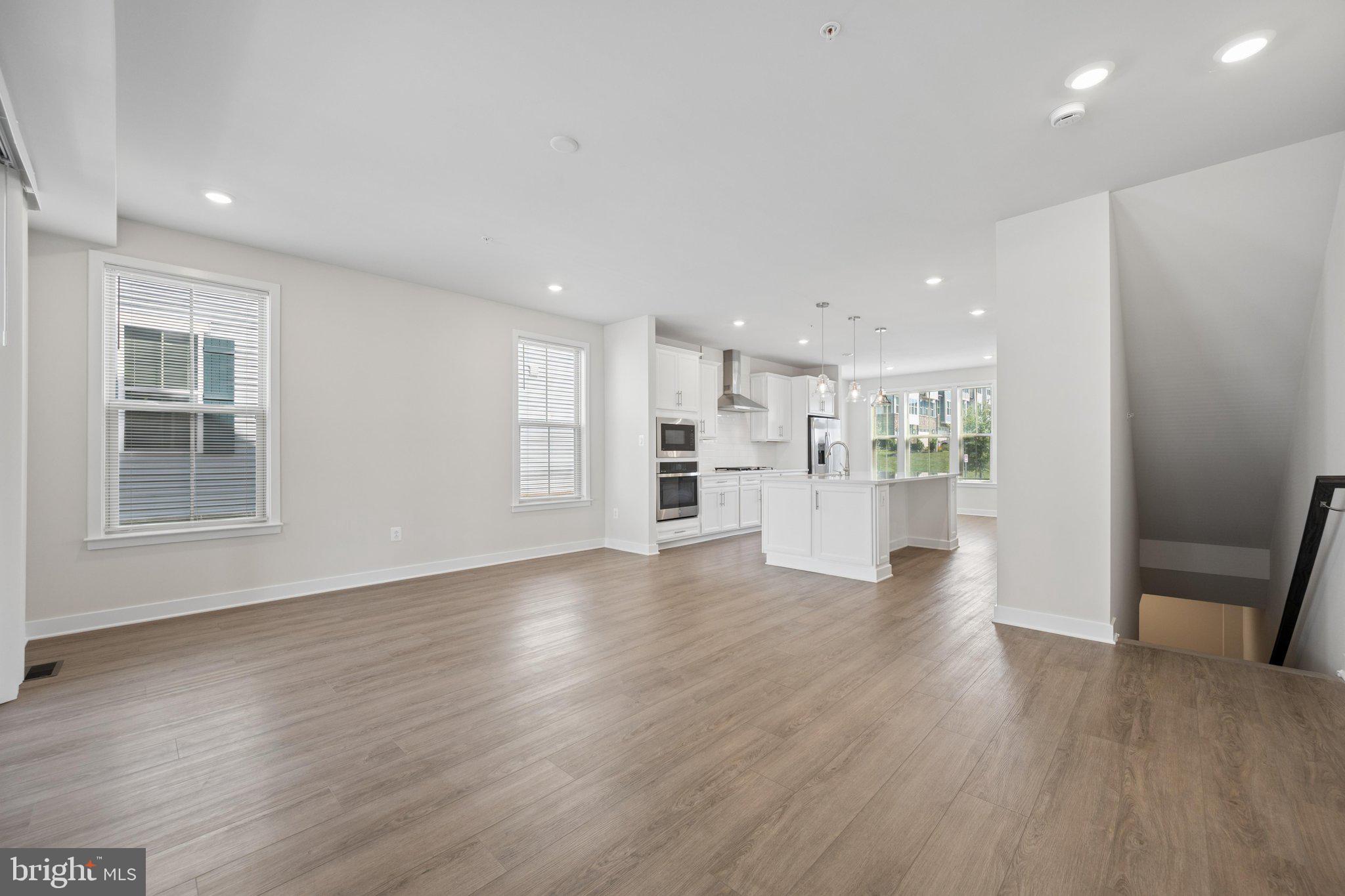 LAKE LINGANORE OAKDALE - Residential