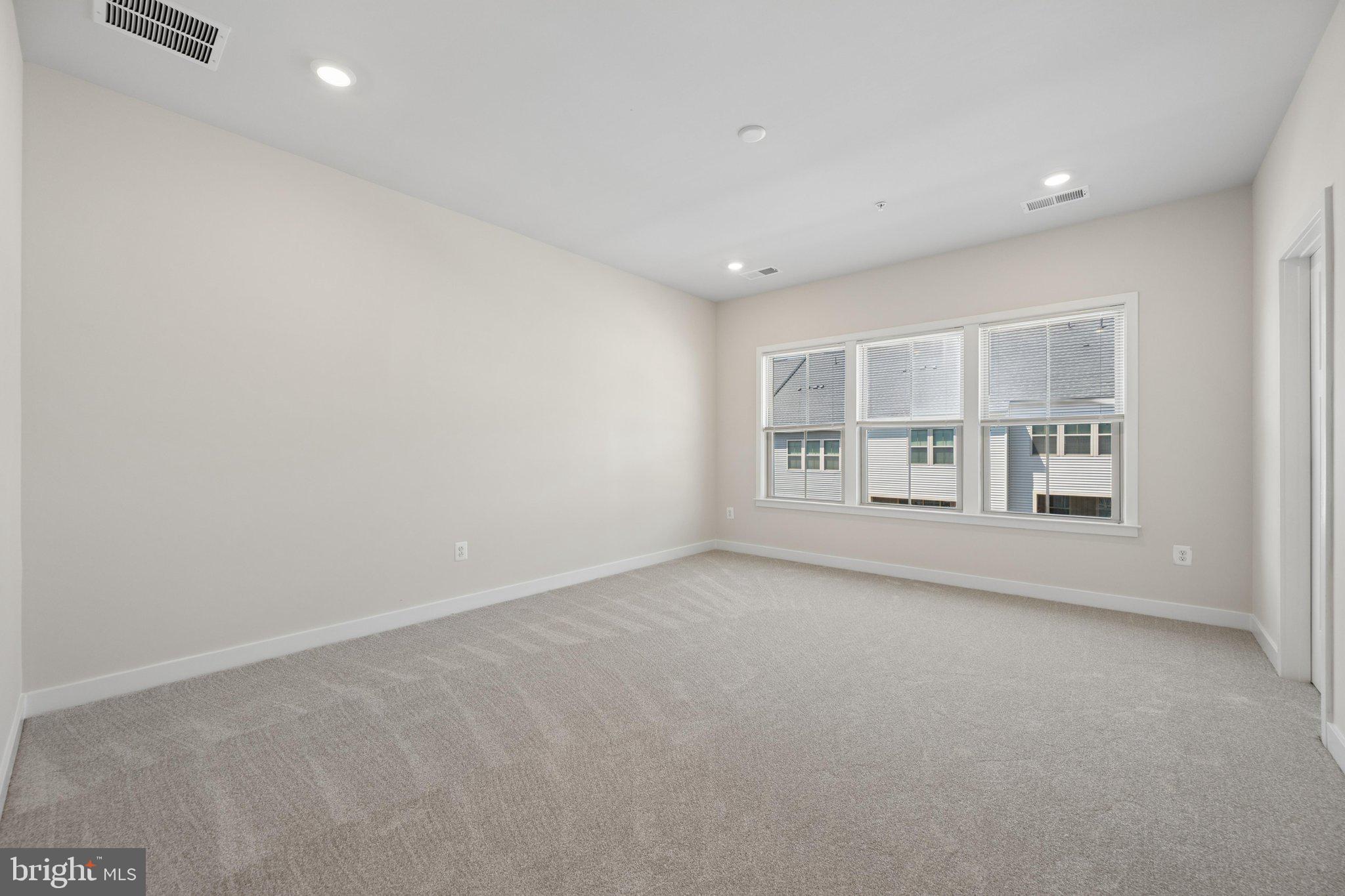 LAKE LINGANORE OAKDALE - Residential