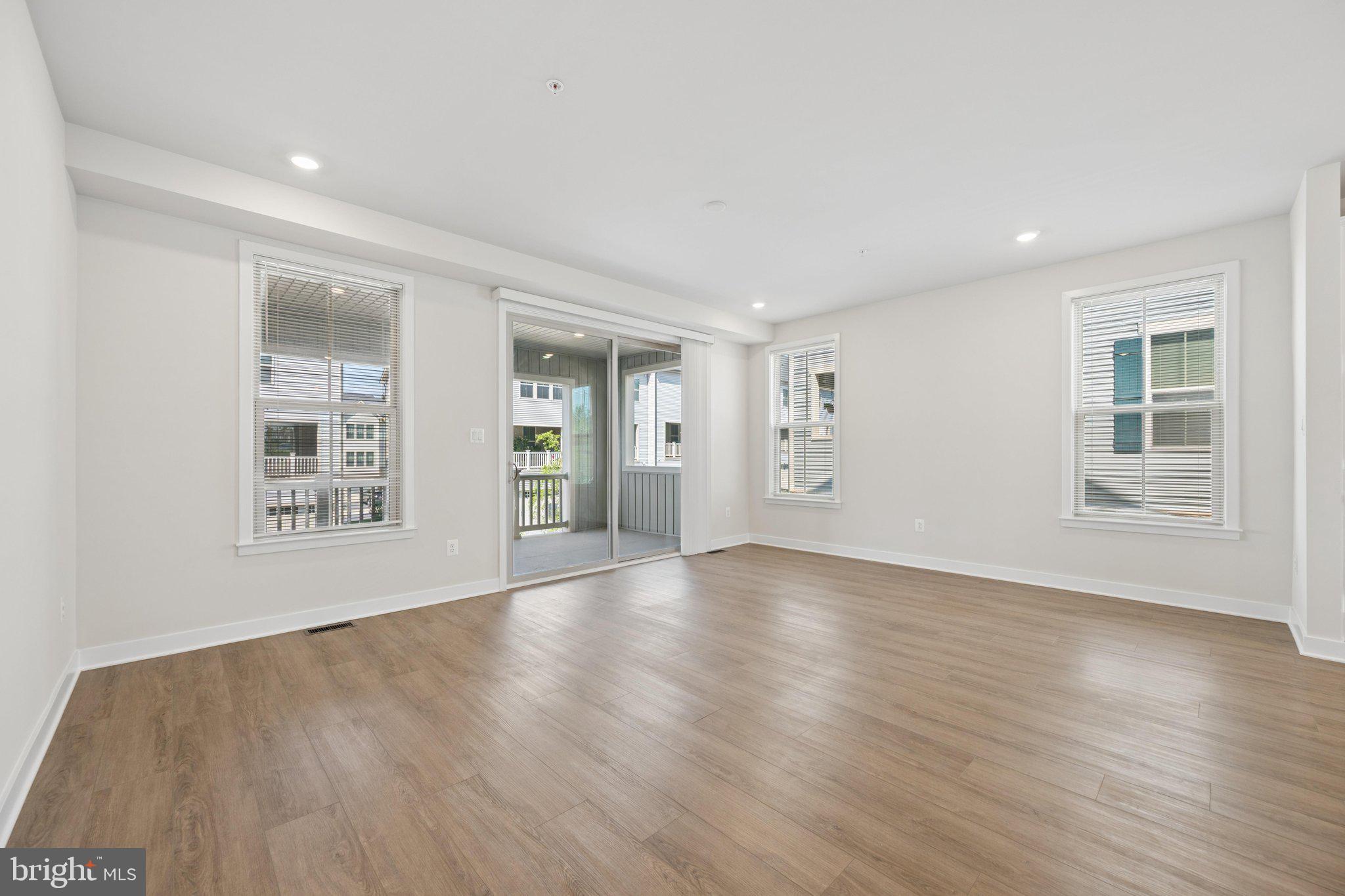LAKE LINGANORE OAKDALE - Residential