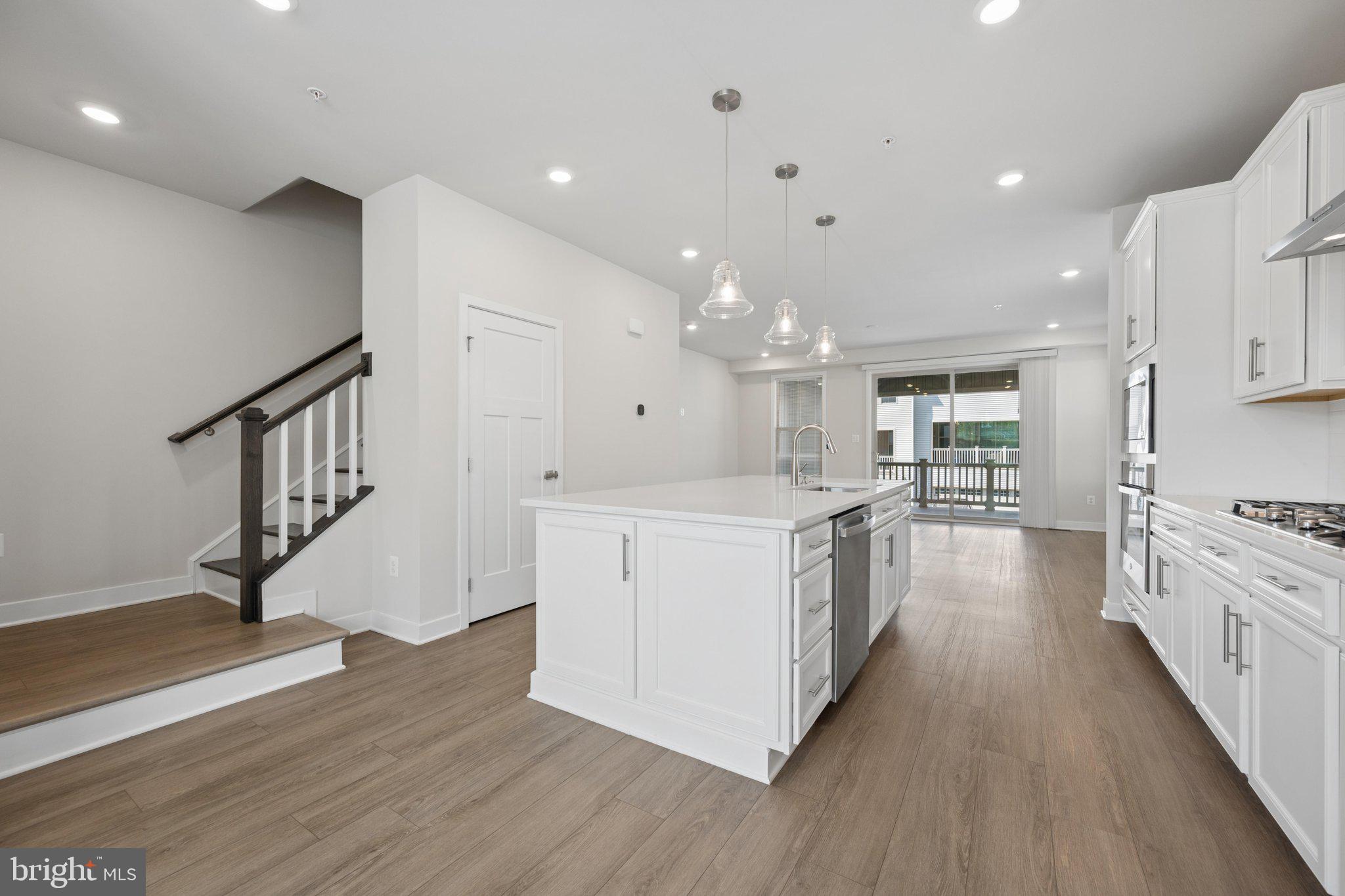 LAKE LINGANORE OAKDALE - Residential