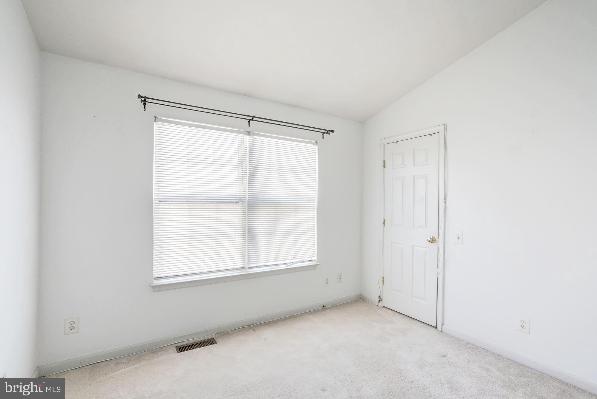 DOMINION STATION CONDOMINIUM - Residential Lease