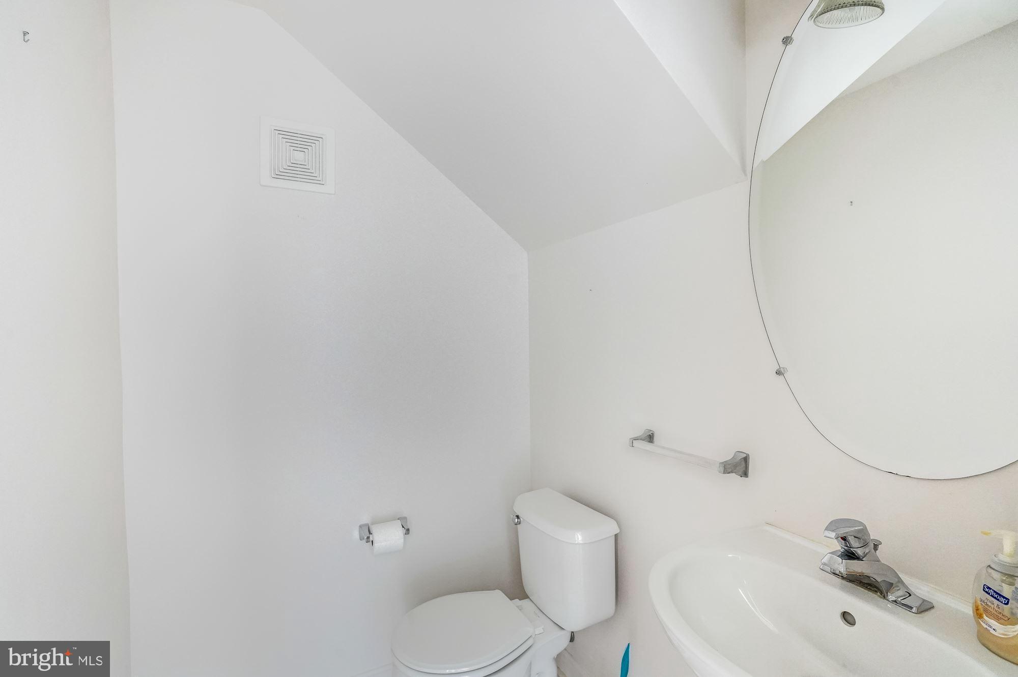 DOMINION STATION CONDOMINIUM - Residential Lease