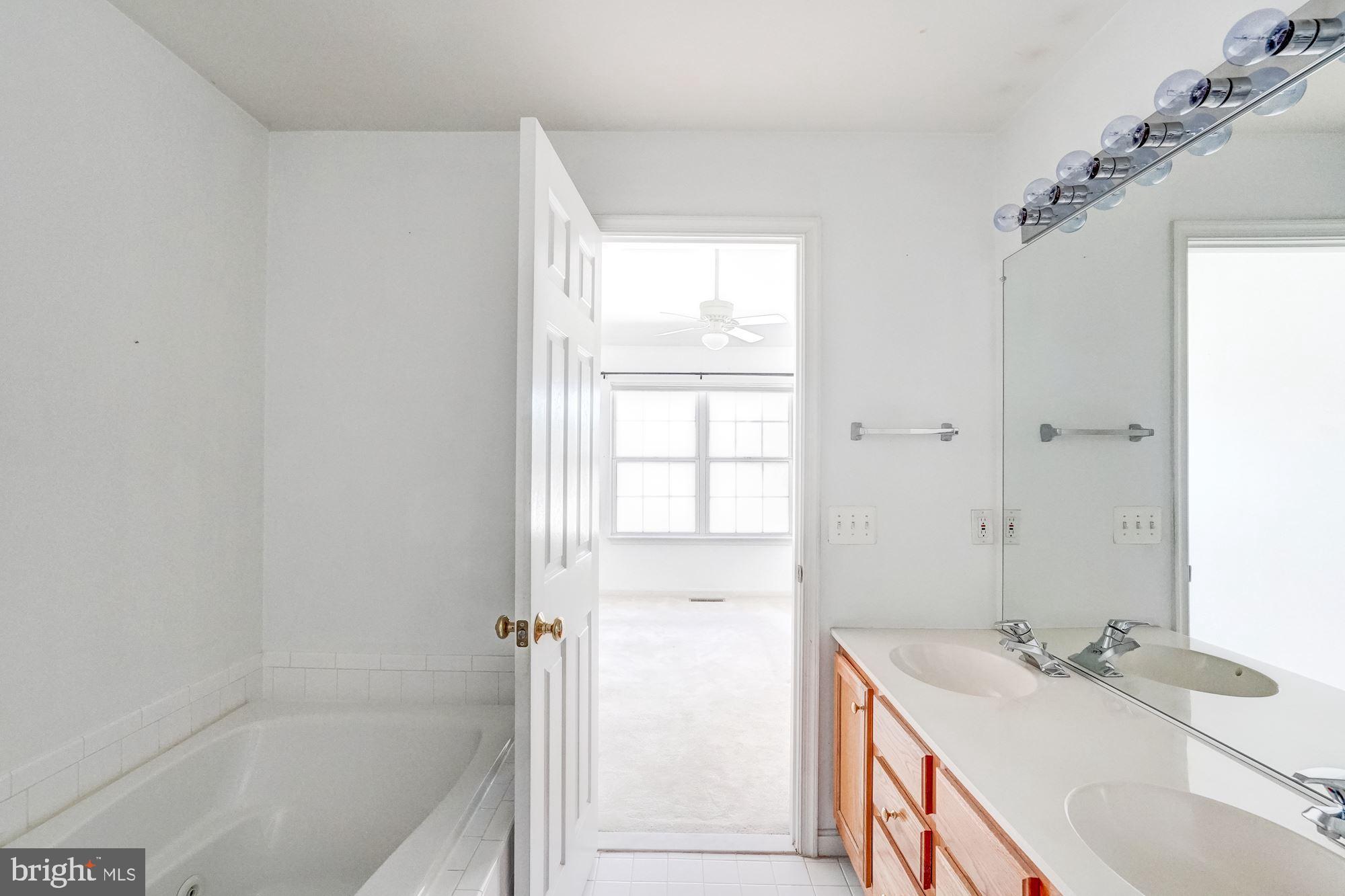 DOMINION STATION CONDOMINIUM - Residential Lease